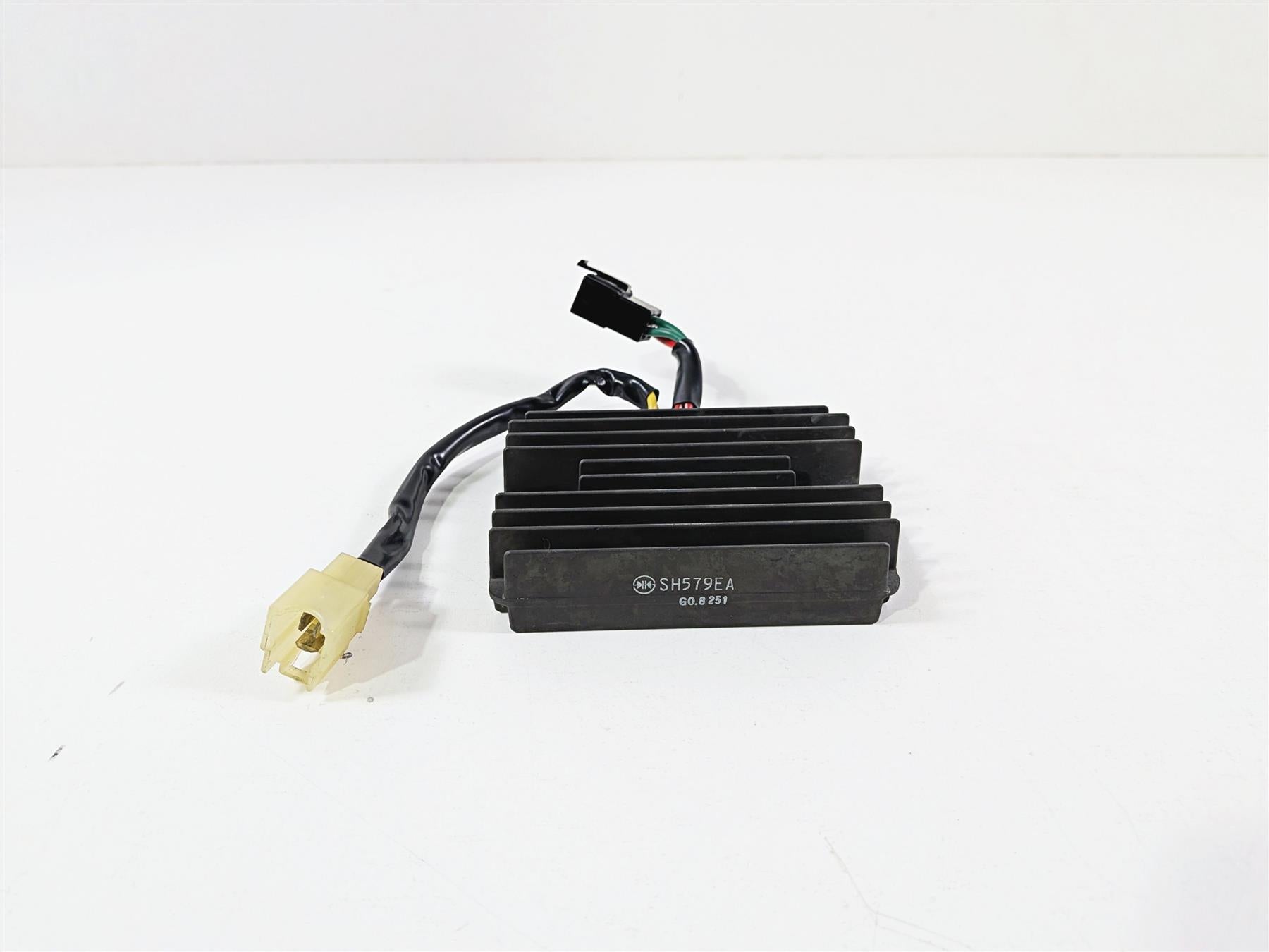 2011 Ducati Streetfighter 1098 S Rectifier Voltage Regulator 54040191A SH579EA {{ shop.shopifyCountryName }} - Mototech271