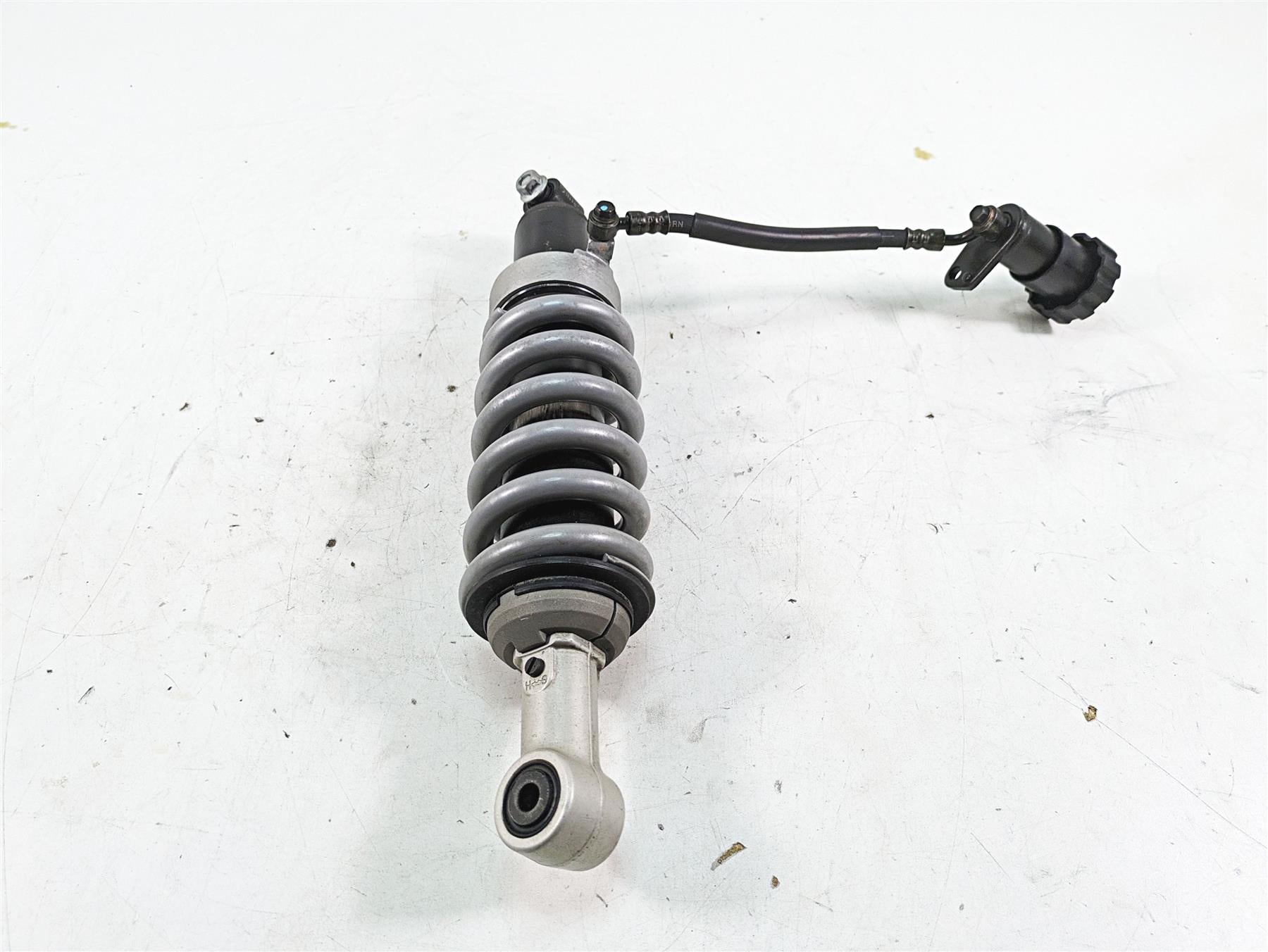 2007 BMW R1200RT K26 Straight Showa Rear Adjustable Shock Damper 33537675104 {{ shop.shopifyCountryName }} - Mototech271
