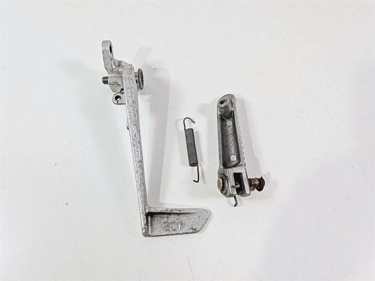 2008 Yamaha YZF R1 RN19 Front Right Footpeg & Brake Pedal 4C8-27211-00-00 {{ shop.shopifyCountryName }} - Mototech271