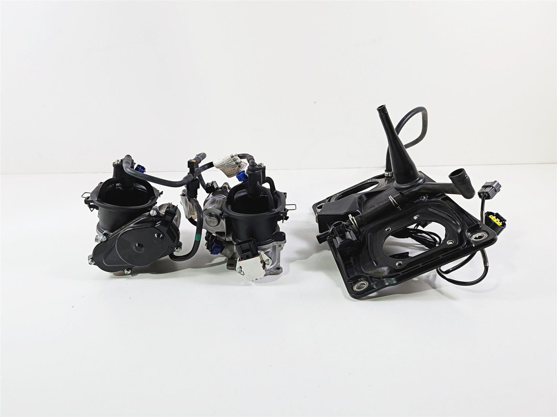 2019 Ducati 959 Panigale Mikuni Throttle Bodies + Wiring & Housing 28240921A {{ shop.shopifyCountryName }} - Mototech271