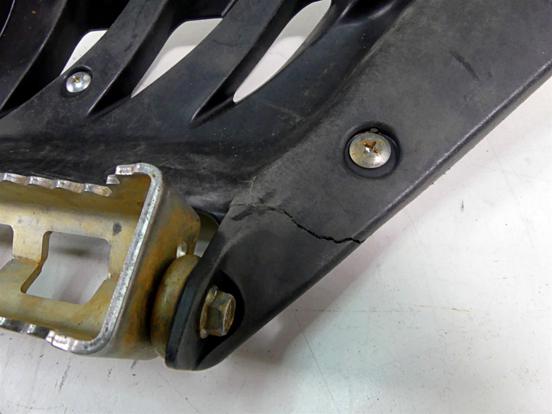 2020 Yamaha YFM 700 Raptor Foot Peg Rest Set L 1PE-F7411-00-00 R 1PE-F7421-00-00 {{ shop.shopifyCountryName }} - Mototech271