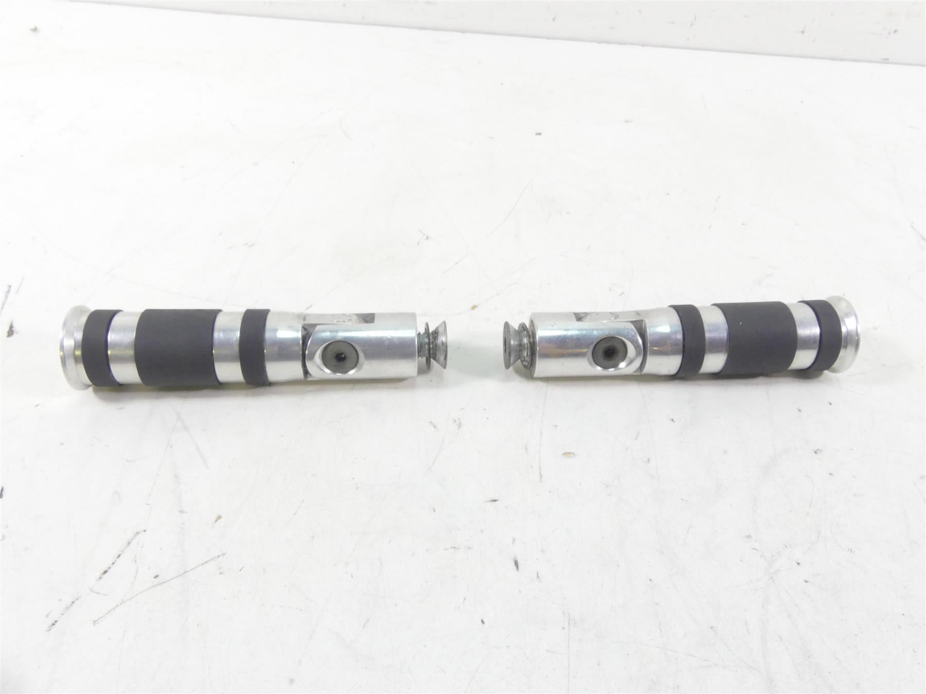 2001 Indian Centennial Scout Rear Aluminum Passenger Footpeg Set 41-060 {{ shop.shopifyCountryName }} - Mototech271