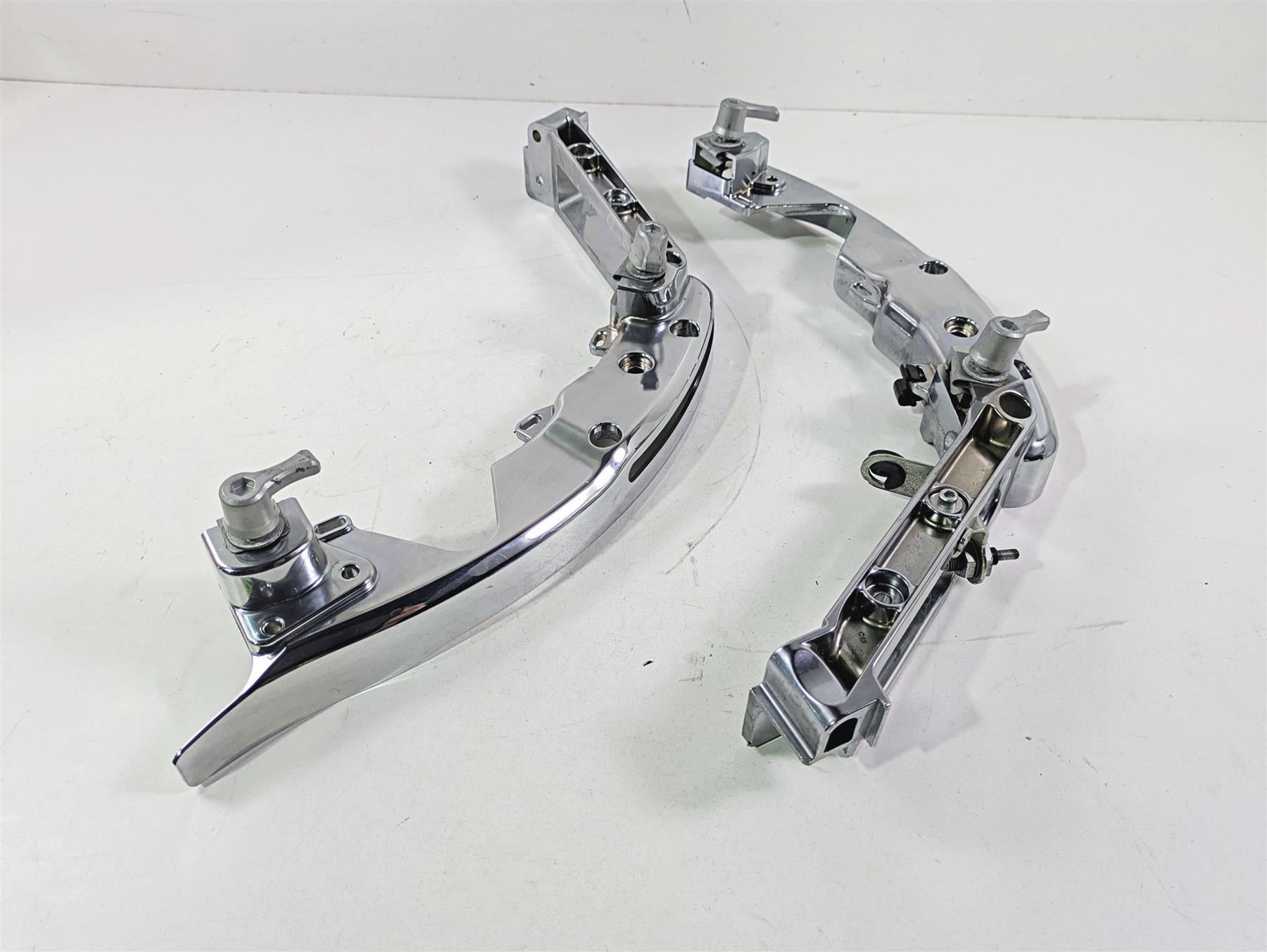 2021 Harley Touring FLTRX Road Glide Saddlebag Rack Holder Carrier Set 90200499 {{ shop.shopifyCountryName }} - Mototech271