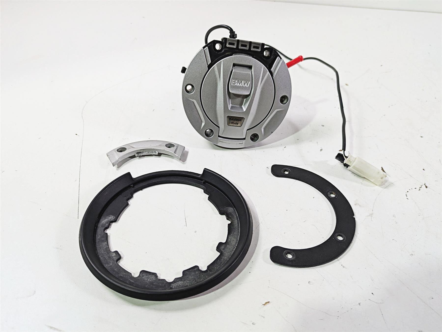 2018 BMW R1200GS GSW K50 Keyless Ride Fuel Gas Tank Cap 16118531632 {{ shop.shopifyCountryName }} - Mototech271