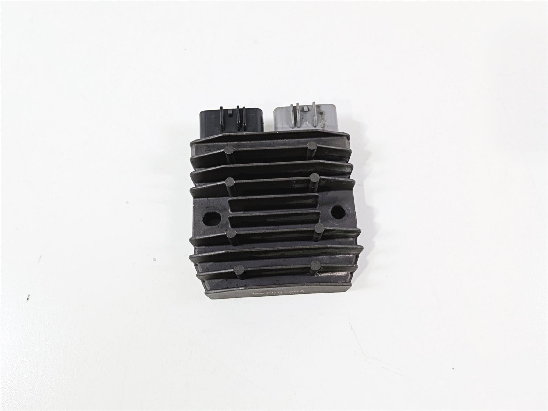 2008 Yamaha YZF R1 RN19 Rectifier Voltage Regulator 1D7-81960-00-00 FH012DA {{ shop.shopifyCountryName }} - Mototech271