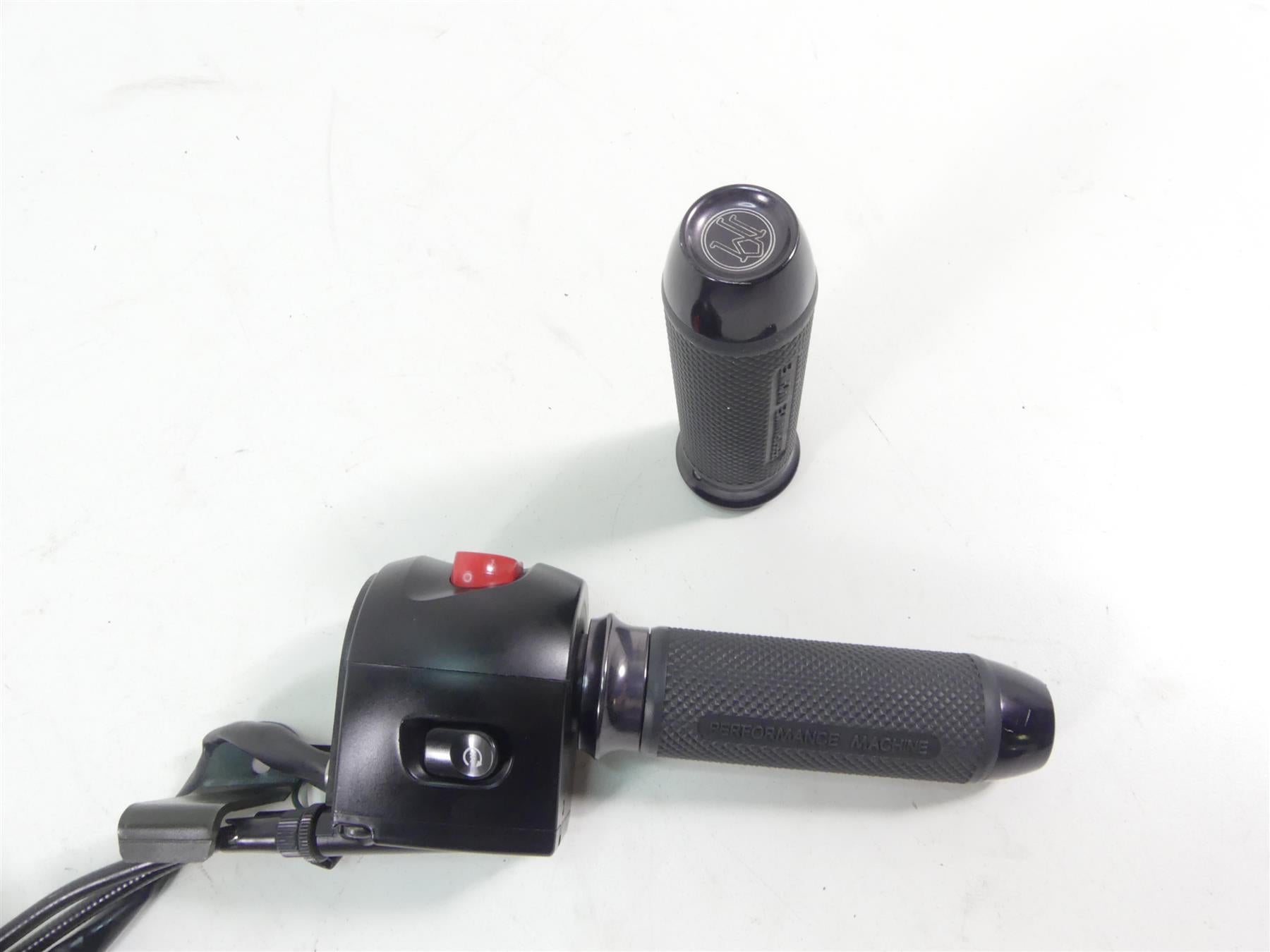 2015 Victory Cross Country 8 Ball Right Control Switch & Performance Machine Grip4011357 {{ shop.shopifyCountryName }} - Mototech271