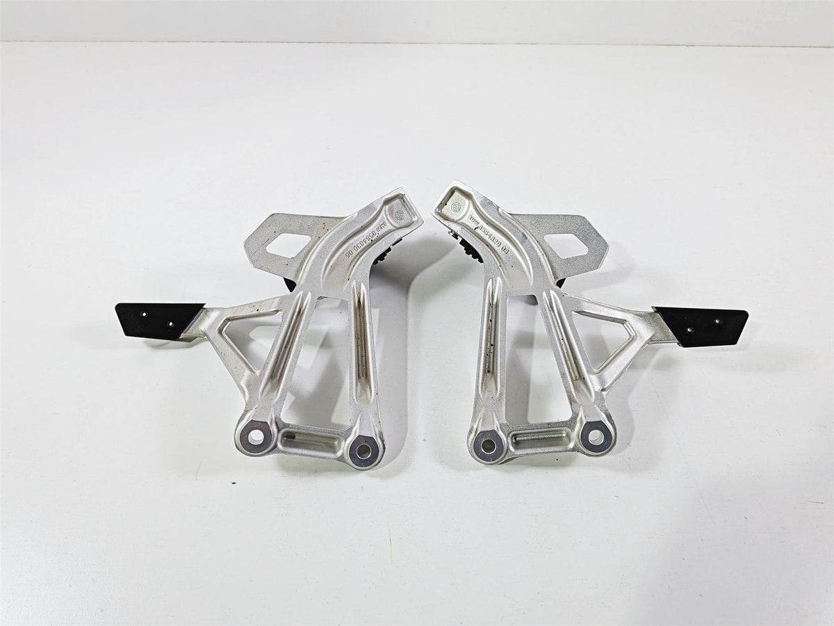 2023 BMW F850GS K81 Rear Passenger Foot Peg Rest Set 46718564829 46718564830 {{ shop.shopifyCountryName }} - Mototech271