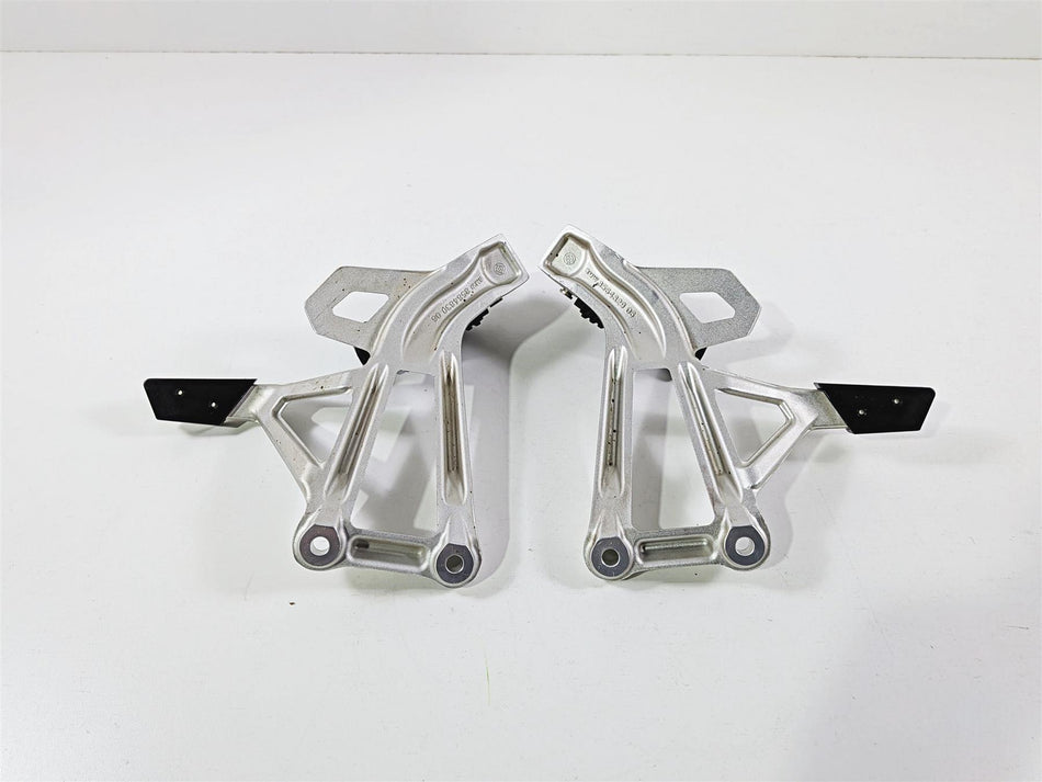 2023 BMW F850GS K81 Rear Passenger Foot Peg Rest Set 46718564829 46718564830 {{ shop.shopifyCountryName }} - Mototech271