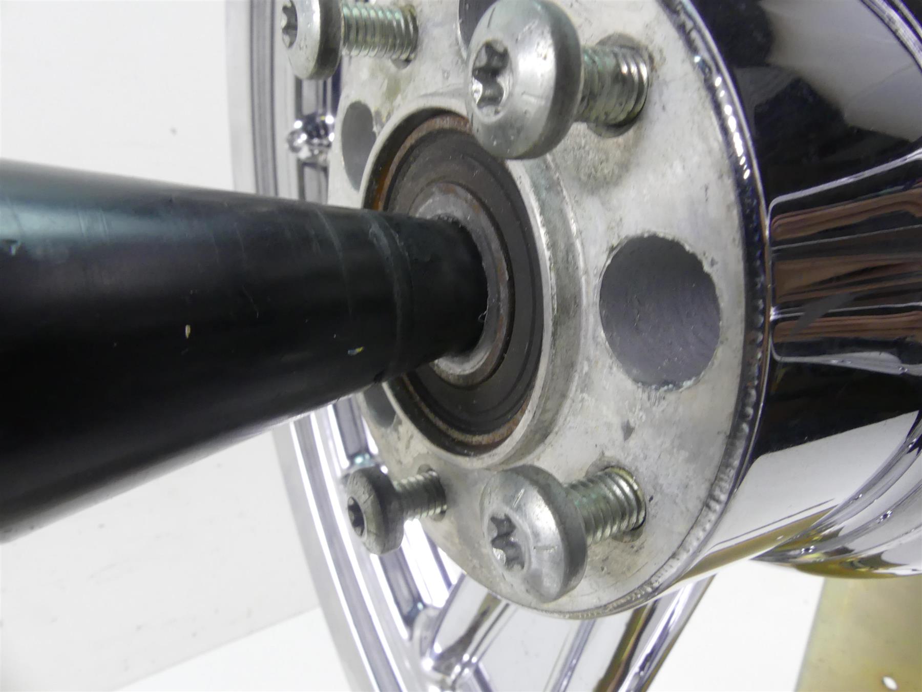 2004 Harley Softail FXSTD SE CVO Deuce Front Chrome Wheel Rim 21x2.15 44624-03 {{ shop.shopifyCountryName }} - Mototech271
