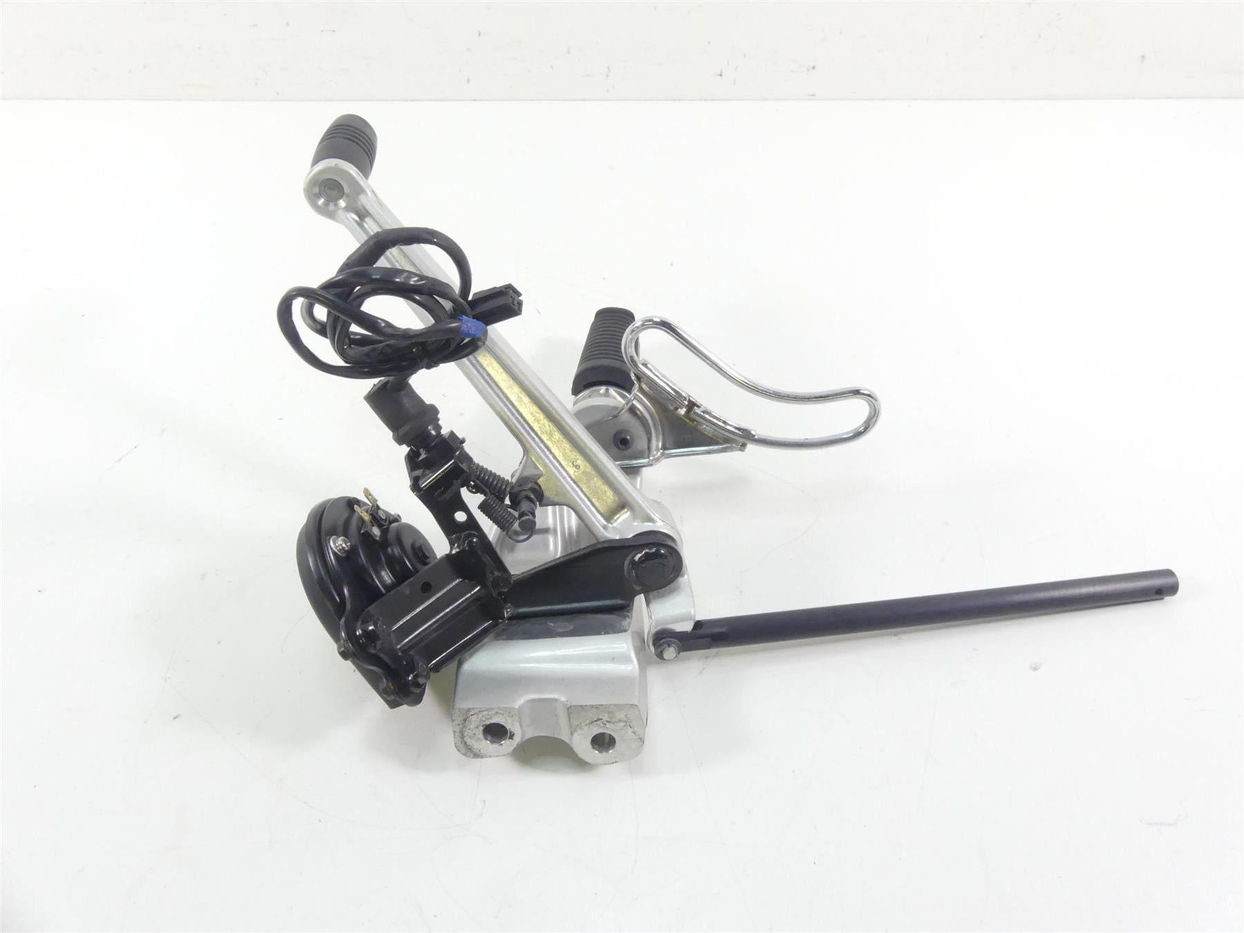 2009 Yamaha XV1700 Road Star Warrior Right Front Footpeg + Brake 5PX-27420-10-00 {{ shop.shopifyCountryName }} - Mototech271