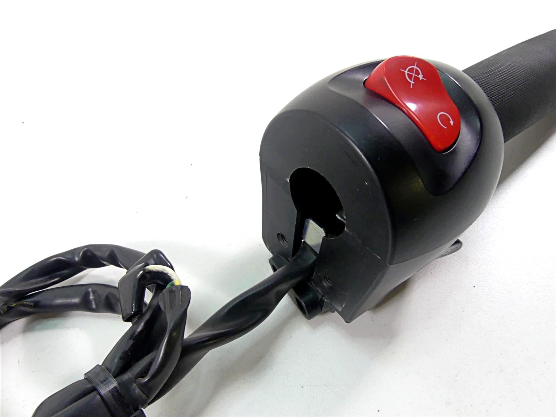 2011 Victory Cross Country Right Control Switch & Throttle Grips - Read 4011357 {{ shop.shopifyCountryName }} - Mototech271
