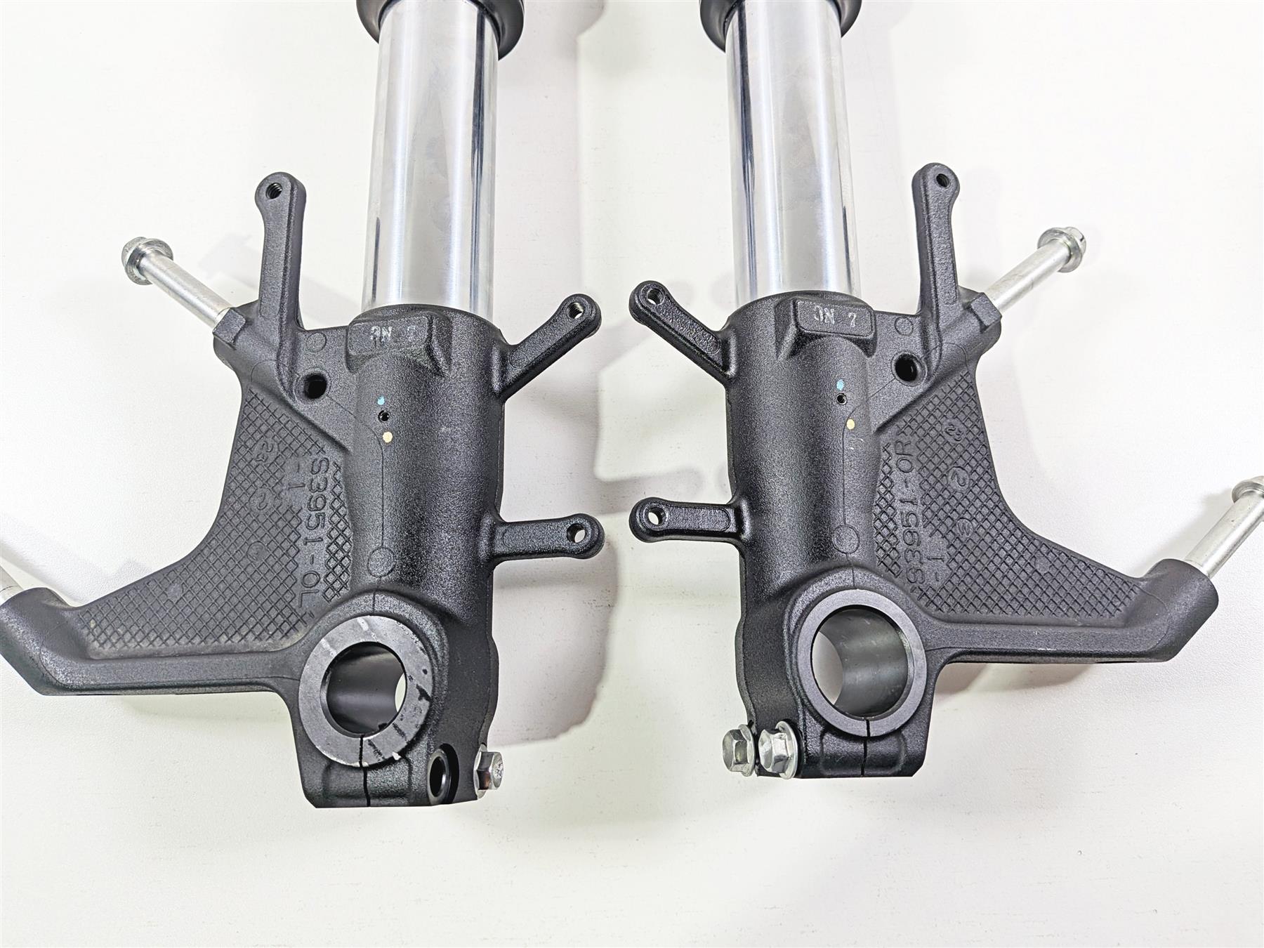 2024 Suzuki GSXR600 Front Fork Leg Set Showa - 2K Only 51103-14J11 51104-14J11 {{ shop.shopifyCountryName }} - Mototech271