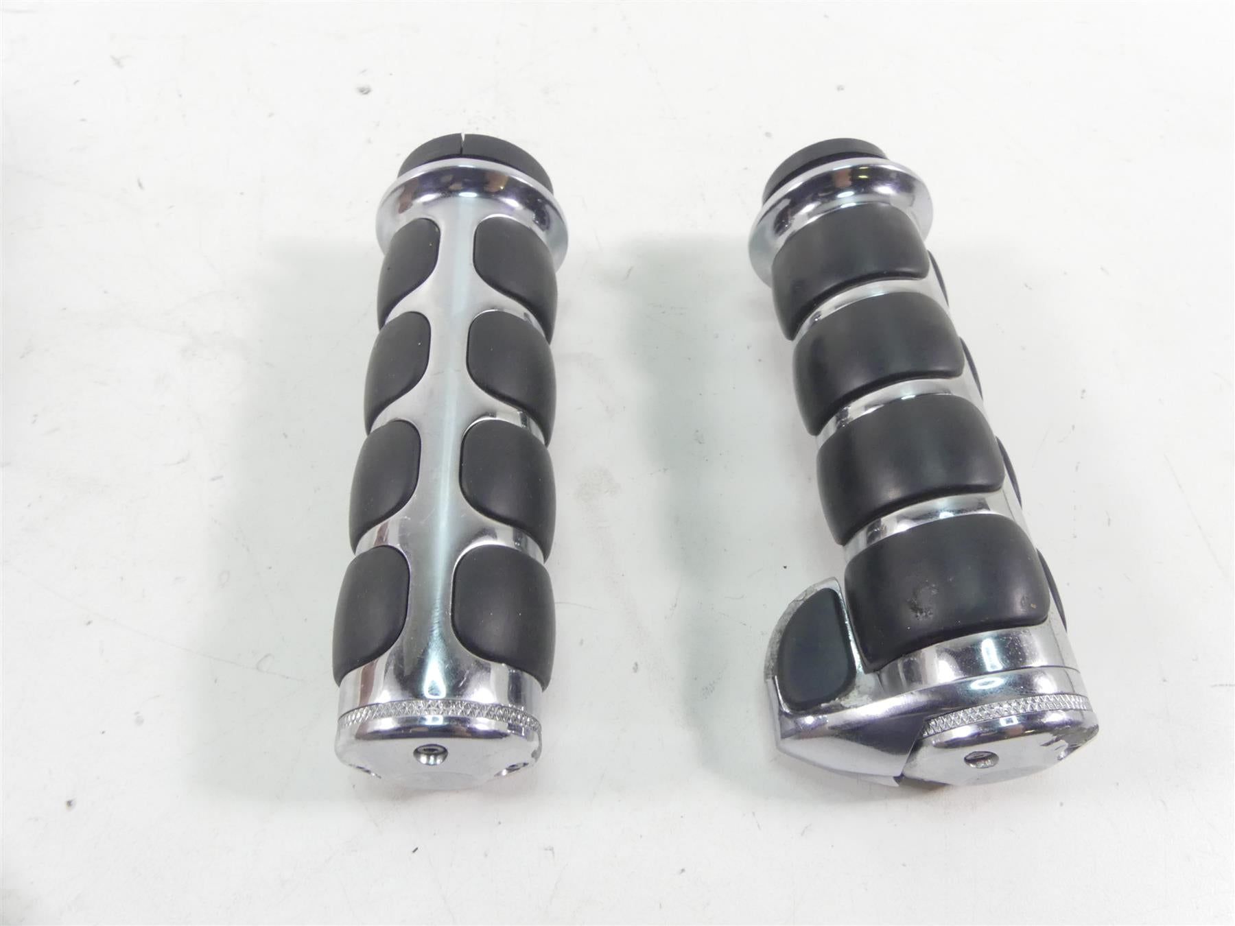 2012 Harley Touring FLHX Street Glide Fly Ride By Wire Chrome Hand Grip Set {{ shop.shopifyCountryName }} - Mototech271