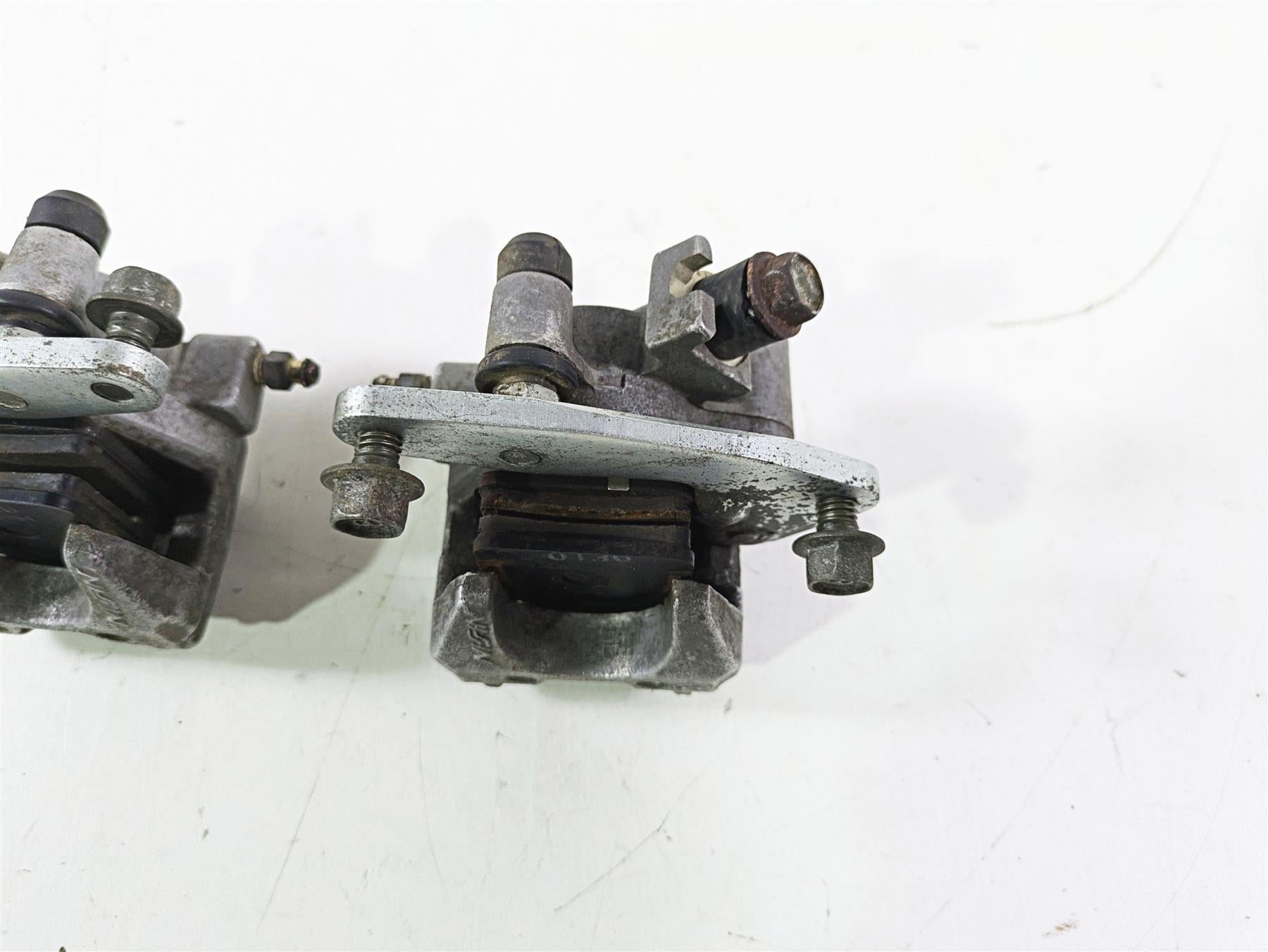 2001 Yamaha Banshee YFZ350 Nissin Front Brake Caliper Set 3GD-2580T-00-00 {{ shop.shopifyCountryName }} - Mototech271