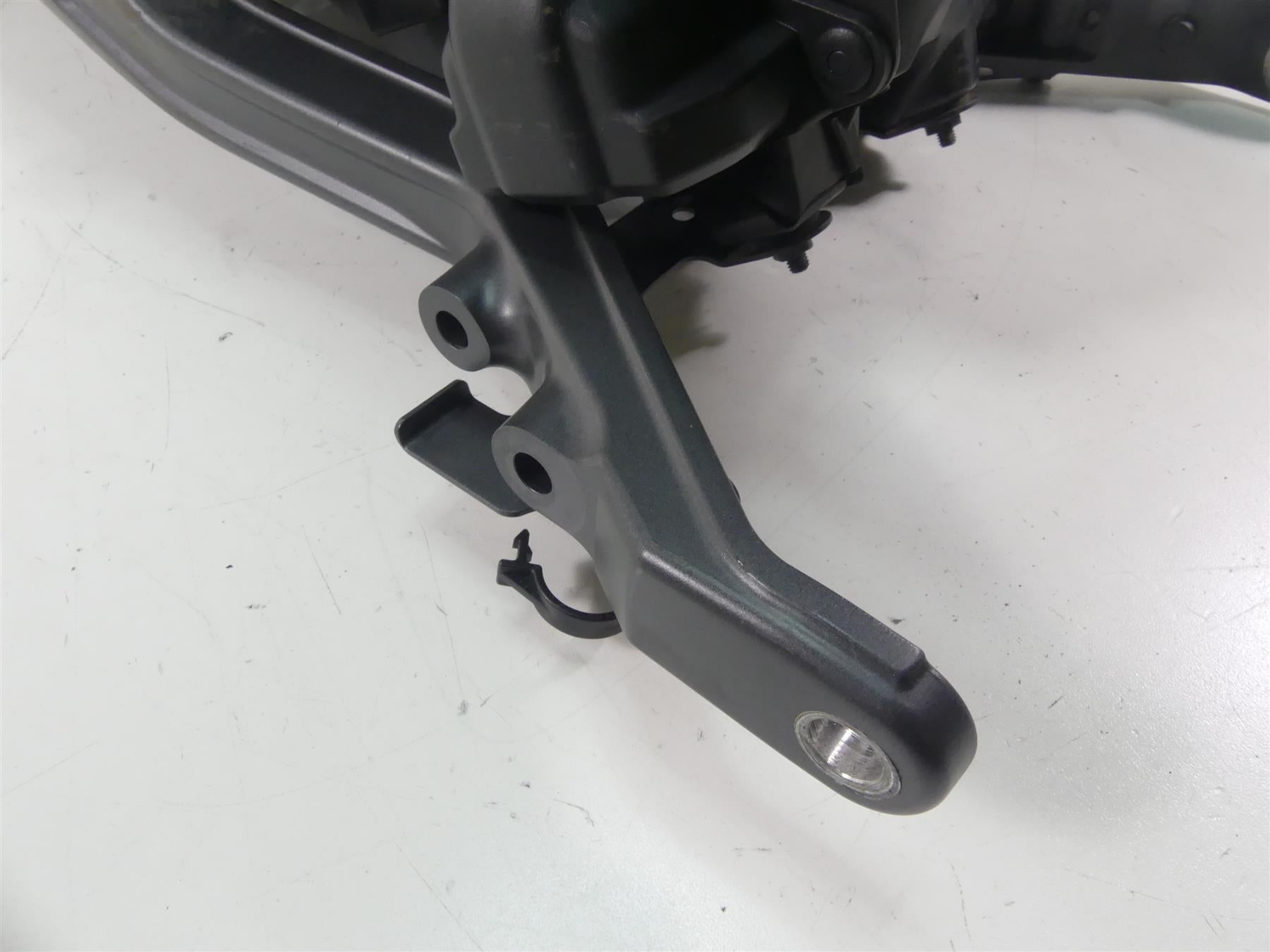 2022 Yamaha MT09 FZ09 Subframe Sub Frame & Inner Fender B7N-21190-09-00 {{ shop.shopifyCountryName }} - Mototech271