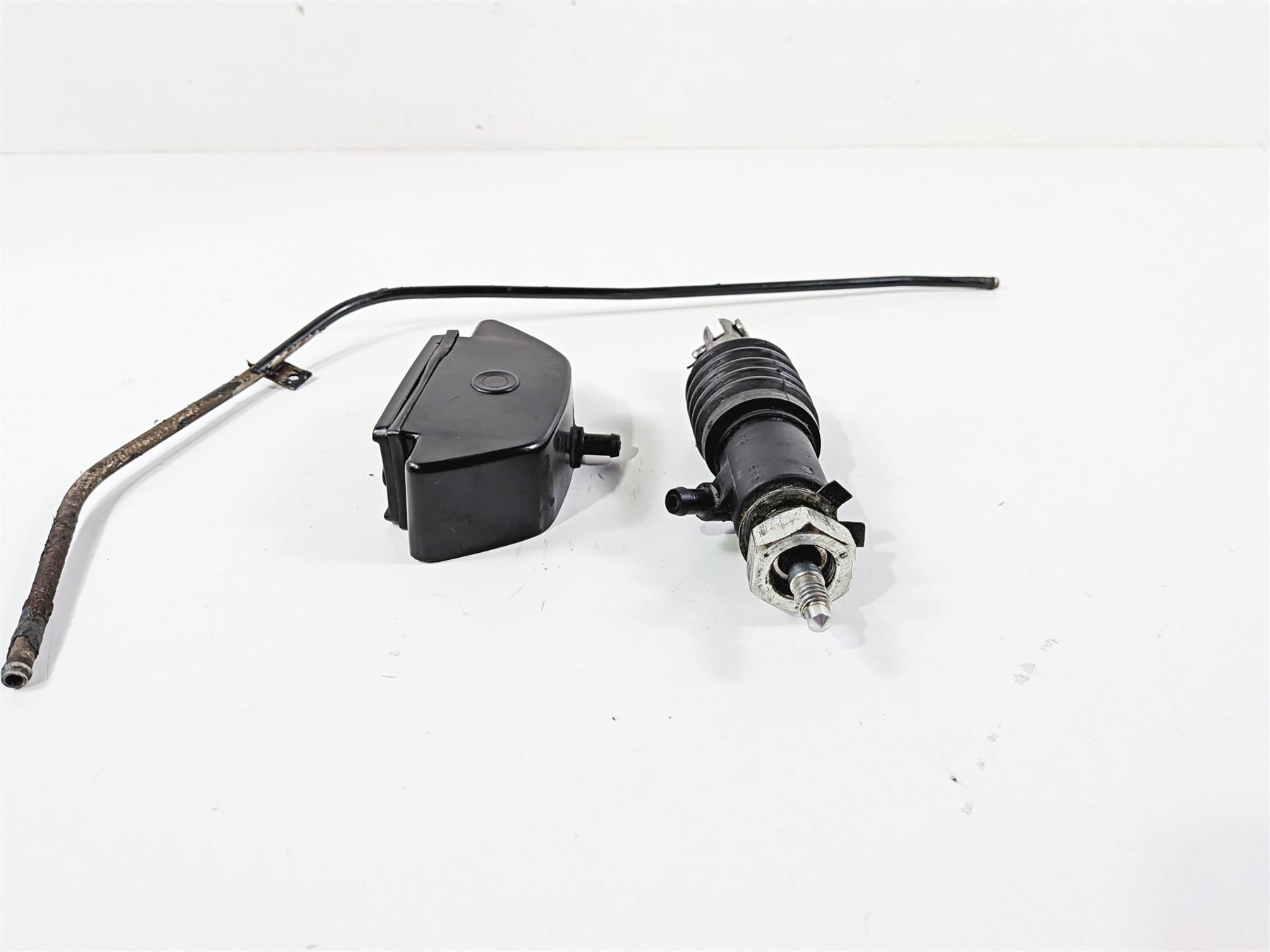 1993 Harley Touring FLHTCU Electra Glide Rear Brake Master Cylinder 41755-92A {{ shop.shopifyCountryName }} - Mototech271