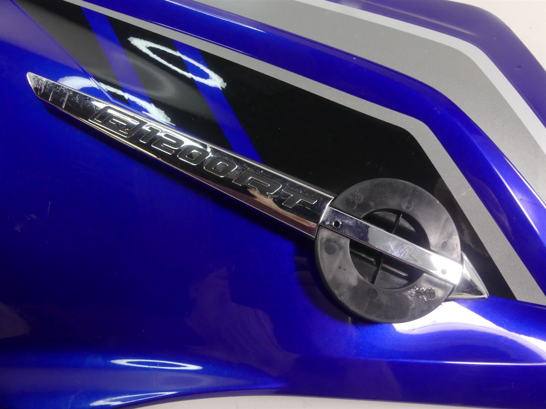 2015 BMW R1200RT K52 Left Side Blue Tank Cover Fairing 40902346090 {{ shop.shopifyCountryName }} - Mototech271