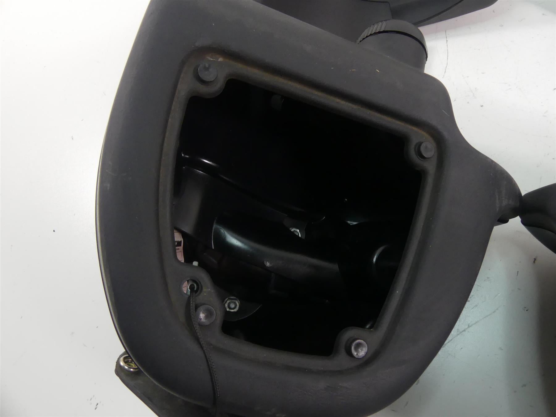 2013 Harley Touring FLHTK Electra Glide Lower Leg Fairing Set 58816-05 58817-05 {{ shop.shopifyCountryName }} - Mototech271