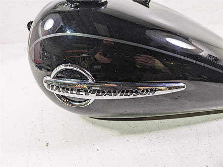 2019 Harley FLHCS Softail Heritage Fuel Gas Petrol Tank - Dented 61000674 {{ shop.shopifyCountryName }} - Mototech271