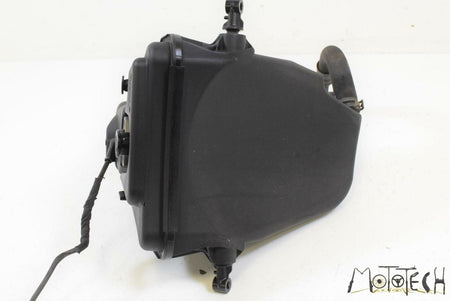 2009 BMW K1300 K1300S K40 Oil Tank Reservoir Assembly 770755101 {{ shop.shopifyCountryName }} - Mototech271