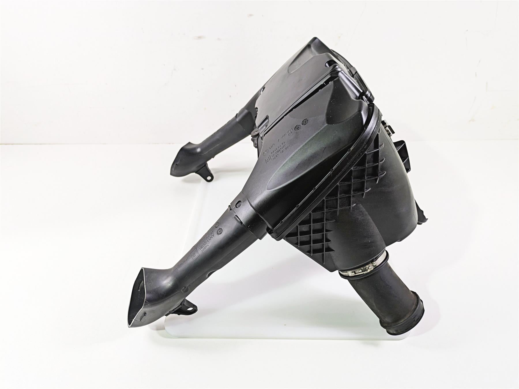 2019 BMW R1250RT K52 Airbox Air Box Cleaner Breather Filter 13718567190 {{ shop.shopifyCountryName }} - Mototech271