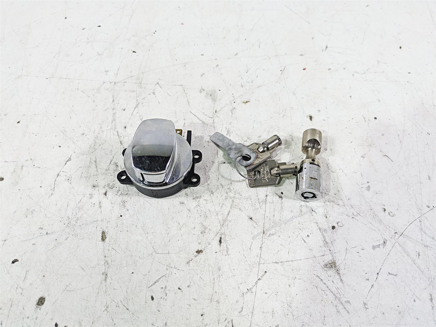 2002 Harley FLSTC Softail Heritage Ignition Switch Steering Lock 2 Keys 71313-96 {{ shop.shopifyCountryName }} - Mototech271