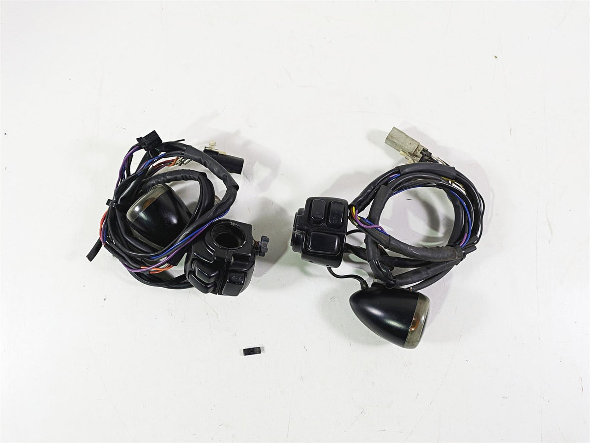 2008 Harley FLSTSB Cross Bones Left Right Control Switch Blinker Set 71682-06A {{ shop.shopifyCountryName }} - Mototech271