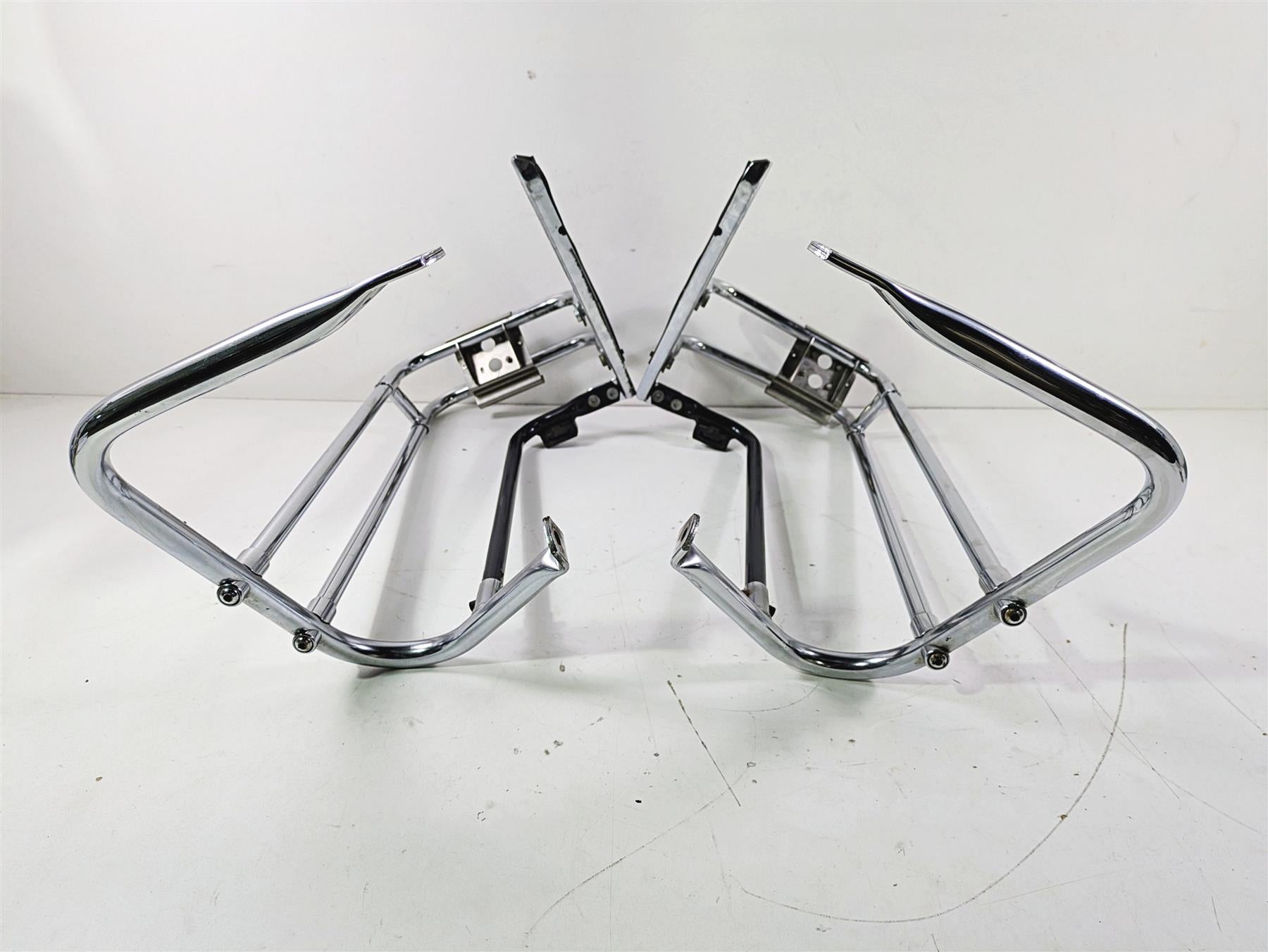 2008 Harley Touring FLHTP Electra Glide Saddlebag Guard Rail Set 49188-97 {{ shop.shopifyCountryName }} - Mototech271