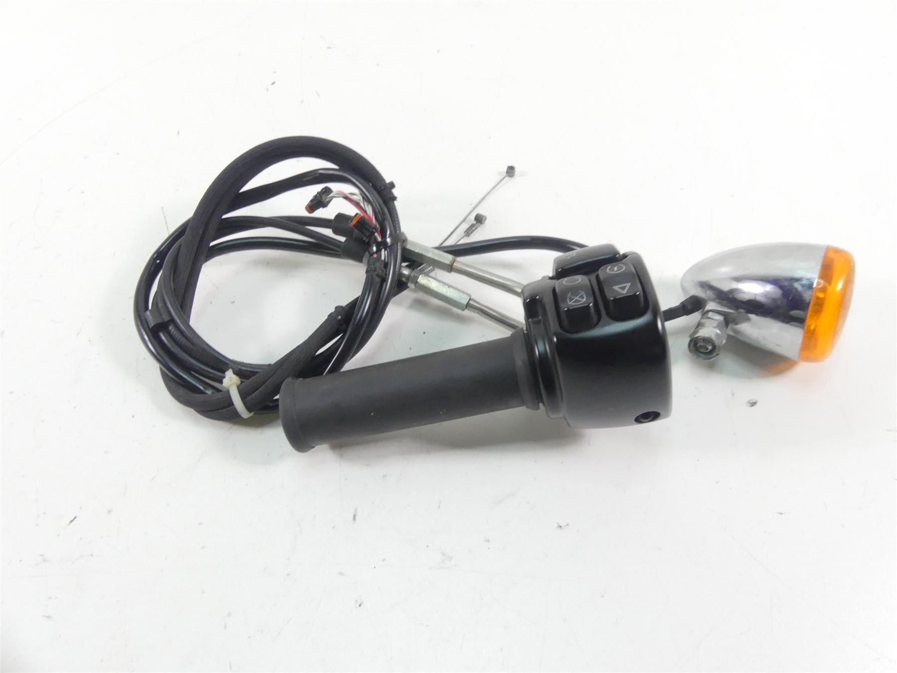 2016 Harley FXDL Dyna Low Rider Right Hand Control Switch & Tur
