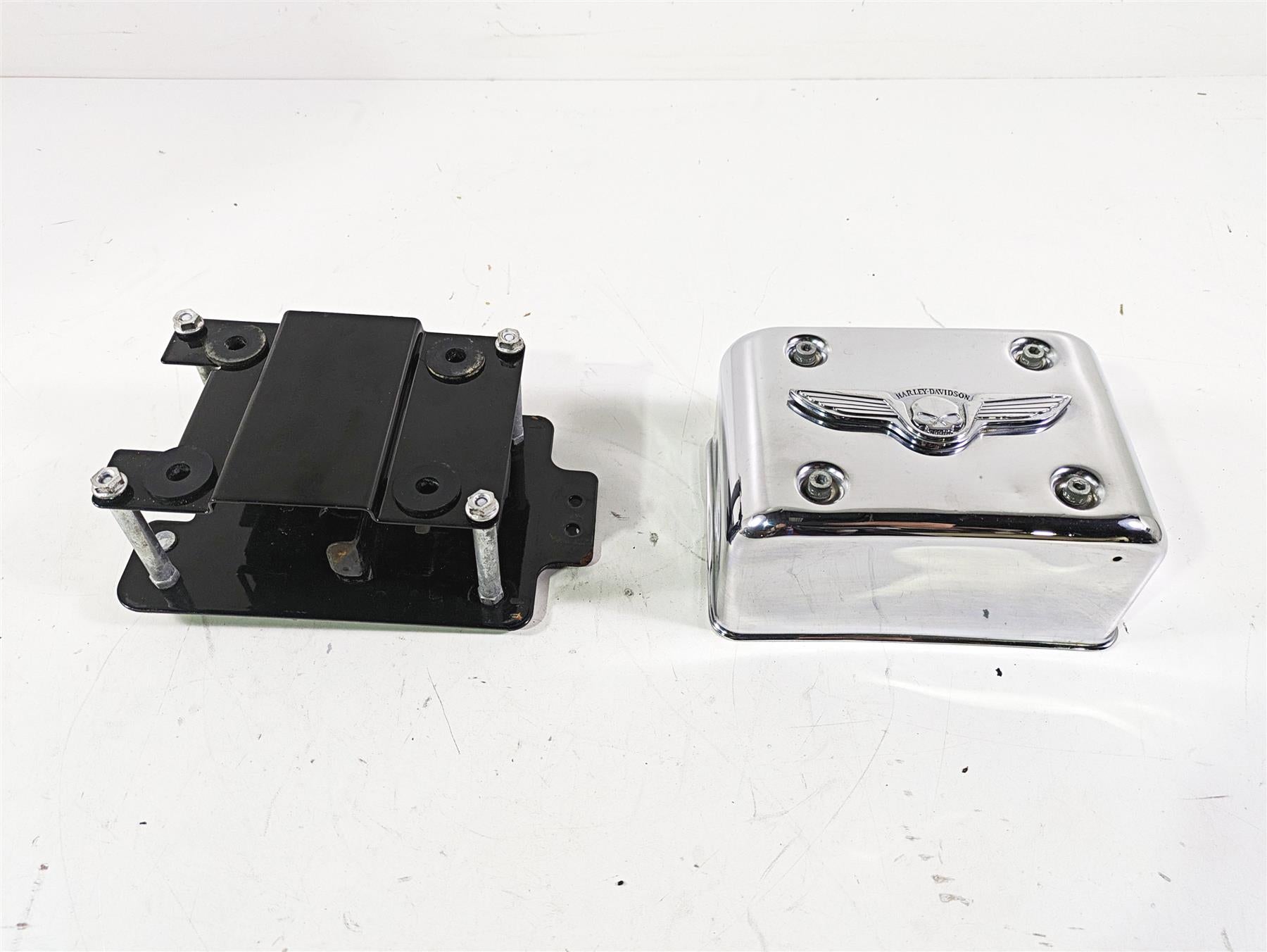 2003 Harley Dyna FXDL Low Rider 100TH Electrical Box Carrier & Cover 66333-99 | Mototech271