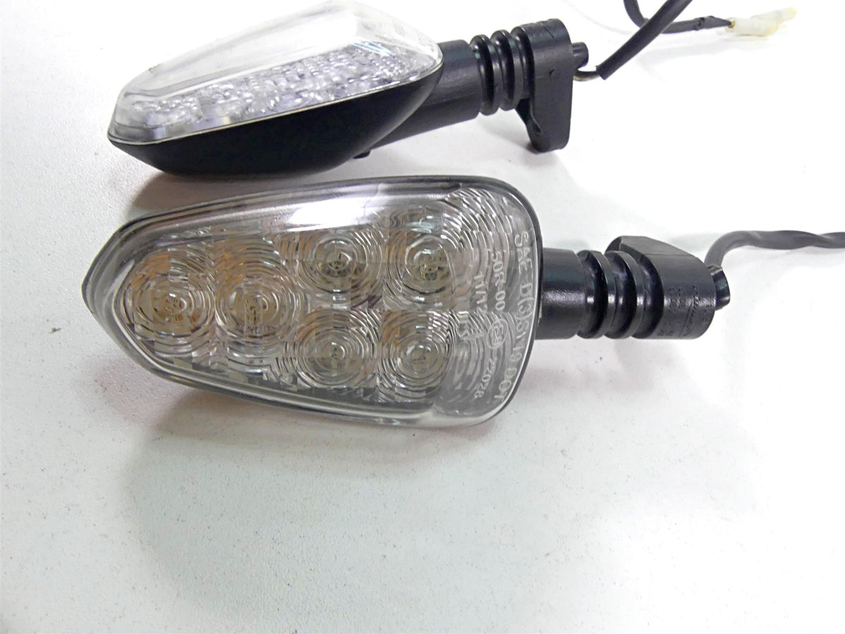 2022 Triumph Speed Triple 1200 RS Rear Blinker Turn Signal Set T2704035 {{ shop.shopifyCountryName }} - Mototech271