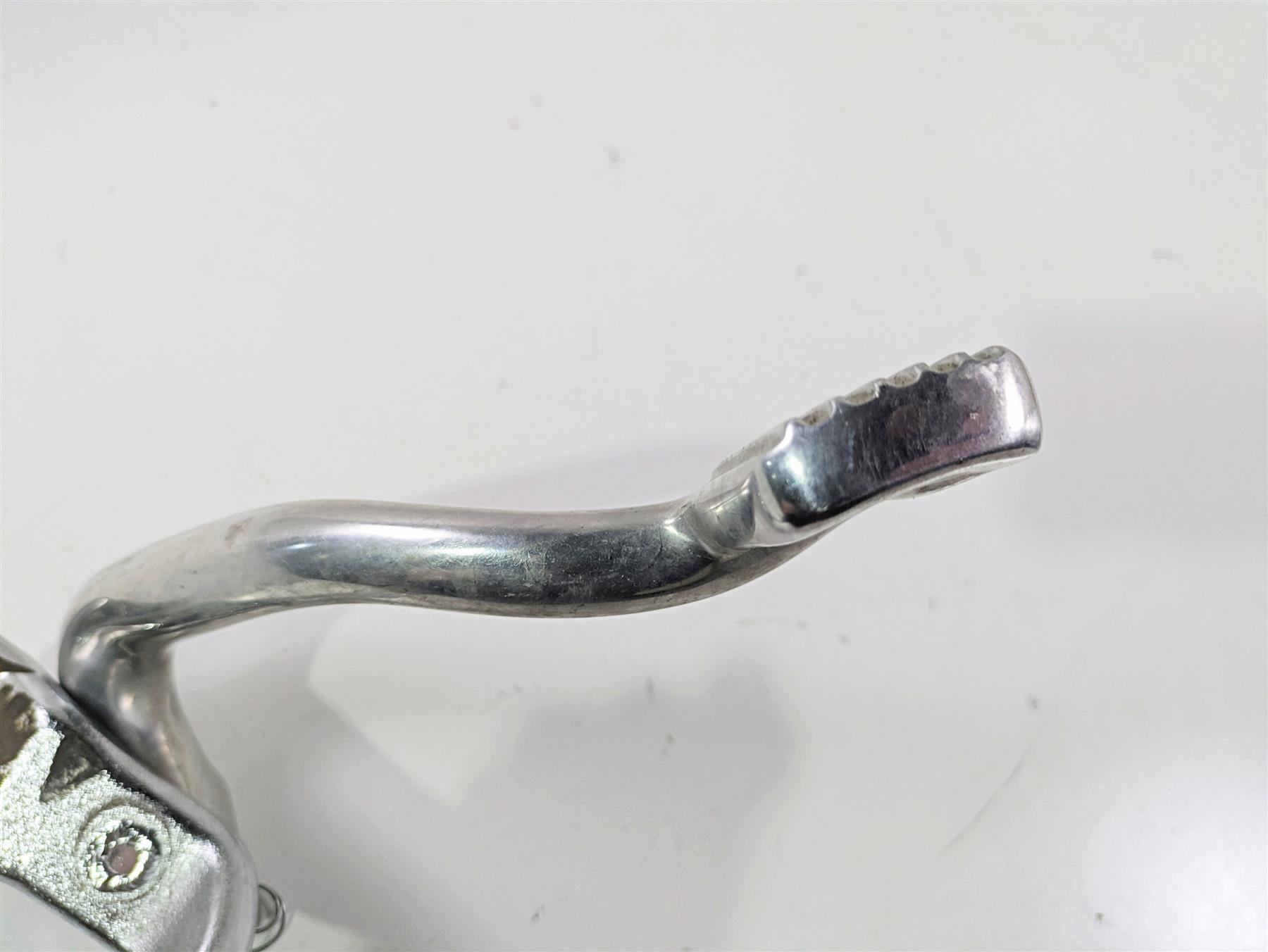 2010 Harley Dyna FXDB Street Bob Front Right Foot Peg & Brake Pedal Set 50666-07 {{ shop.shopifyCountryName }} - Mototech271