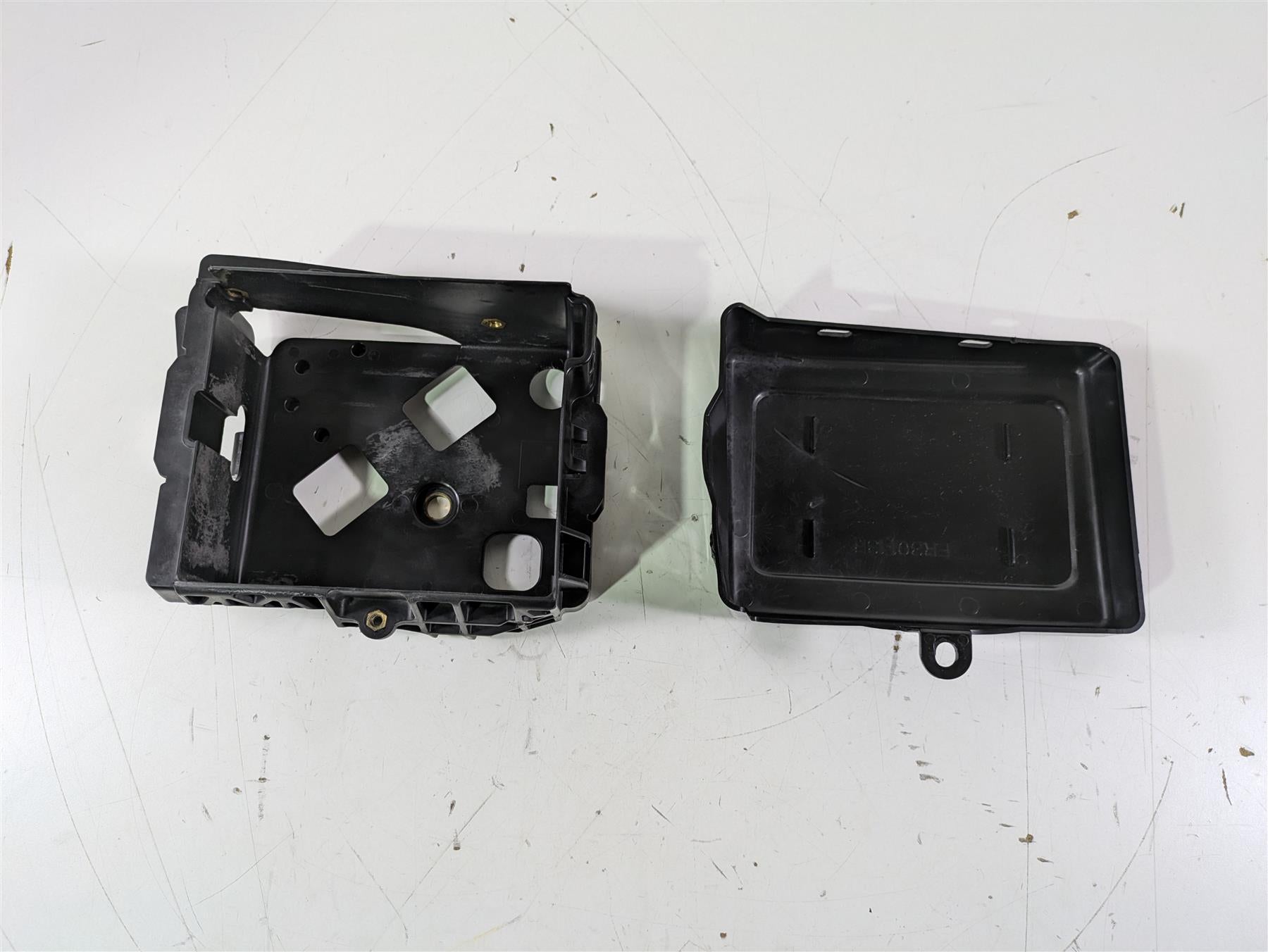 2015 Harley FXDL Dyna Low Rider Battery Tray & Black Cover 70379-06B {{ shop.shopifyCountryName }} - Mototech271