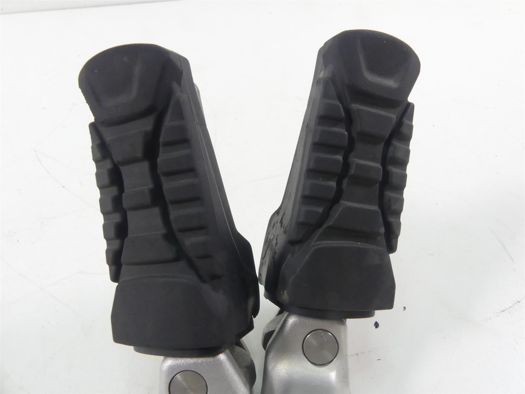 2019 BMW R1250GS K50 Rear Passenger Footpeg Rest Set 46718526741 46718526742 {{ shop.shopifyCountryName }} - Mototech271