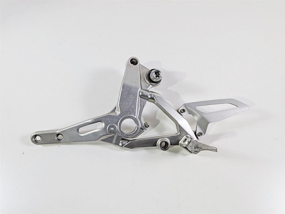 2019 Ducati 959 Panigale Left Frame Mount & Footpeg Set 8291E061AA 82424631AA {{ shop.shopifyCountryName }} - Mototech271