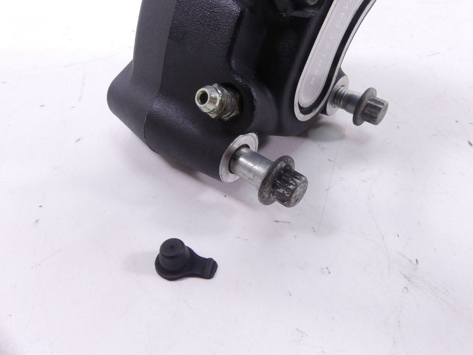 2017 Harley Dyna FXDB Street Bob Front Brake Caliper & Line 41300001 {{ shop.shopifyCountryName }} - Mototech271