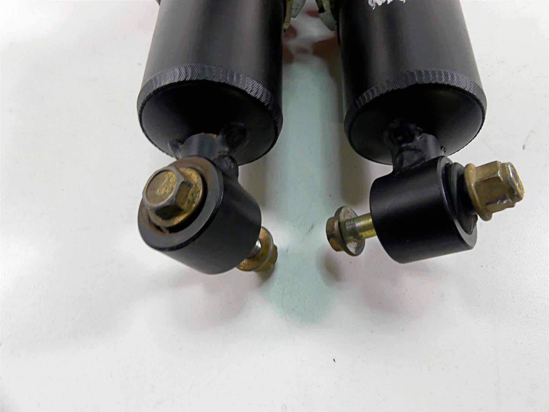 2018 Can Am Commander 1000R XT Straight Rear Suspension Shock Set 706000615 {{ shop.shopifyCountryName }} - Mototech271