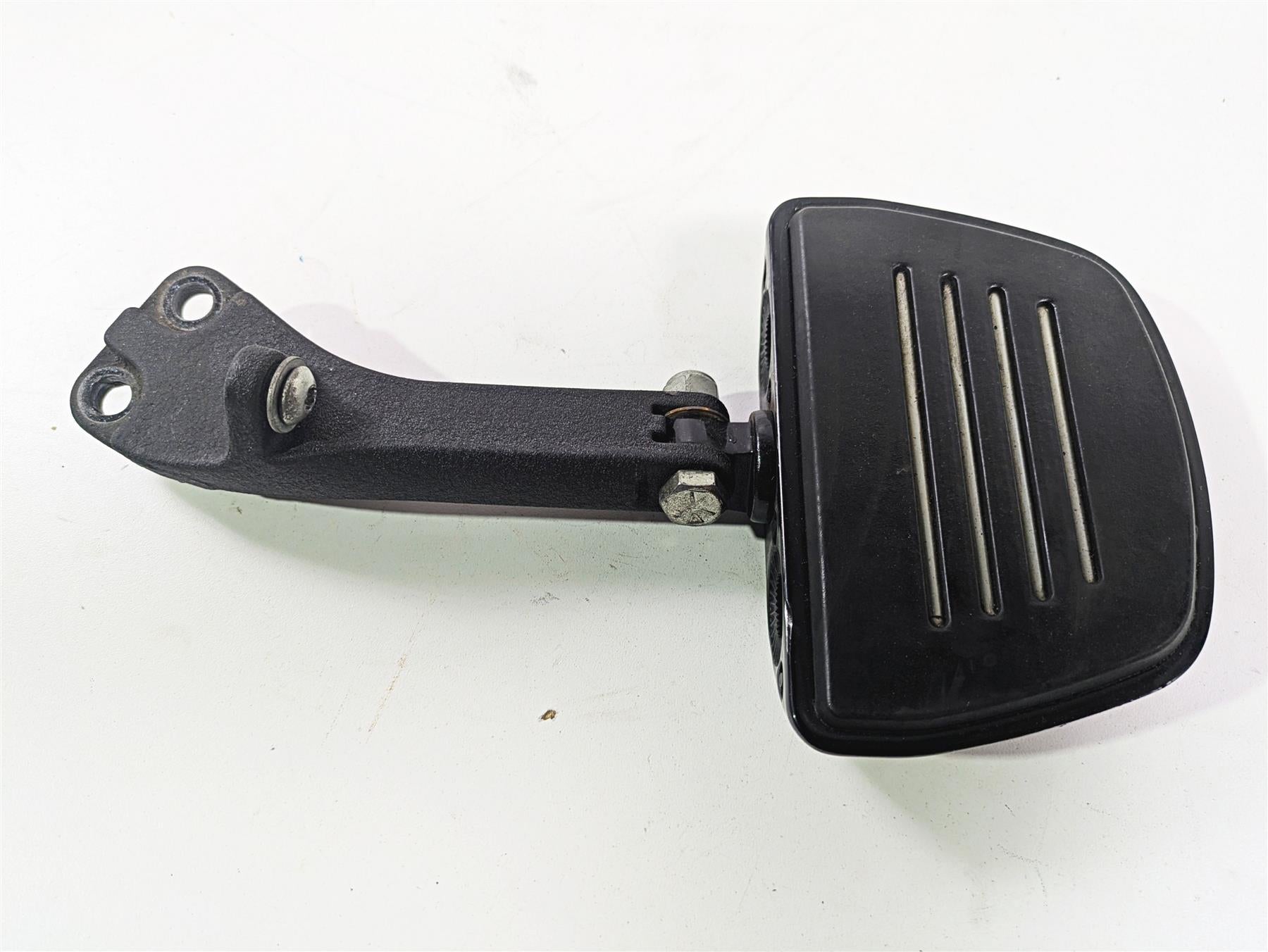 2009 Harley FXDC Dyna Super Glide Passenger Floorboard + Mount Set 49230-06 {{ shop.shopifyCountryName }} - Mototech271