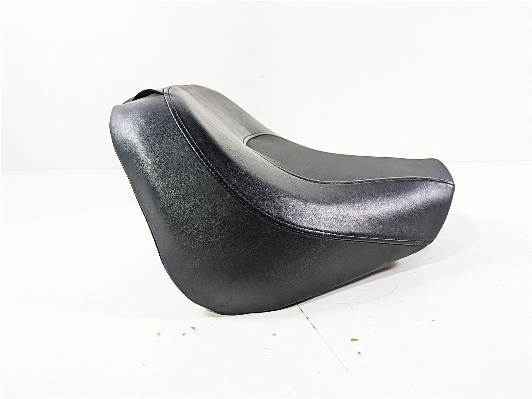 2009 Harley FXCWC Softail Rocker Rider Driver Seat Saddle 51476-08B {{ shop.shopifyCountryName }} - Mototech271