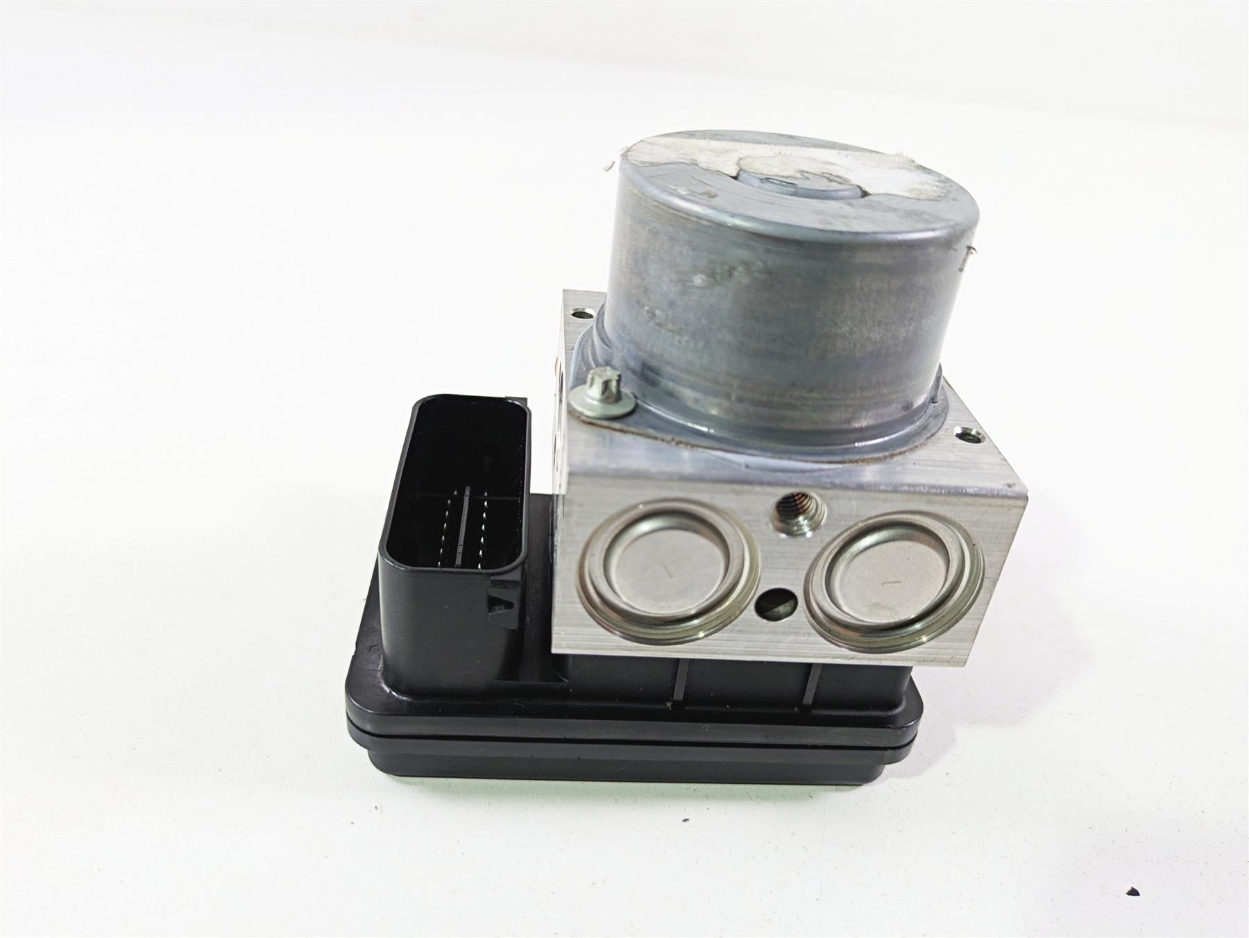 2018 Ducati Scrambler Desert Sled 800 Abs Brake Pump Control Module 54240521F {{ shop.shopifyCountryName }} - Mototech271