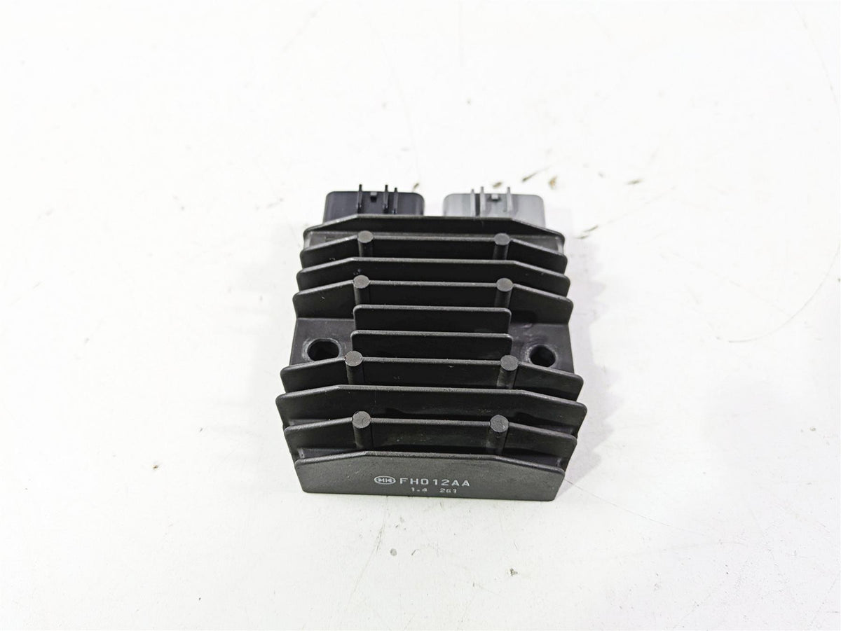 2012 Yamaha XT1200 Super Tenere Rectifier Voltage Regulator 1D7-81960-00 FH012AA {{ shop.shopifyCountryName }} - Mototech271