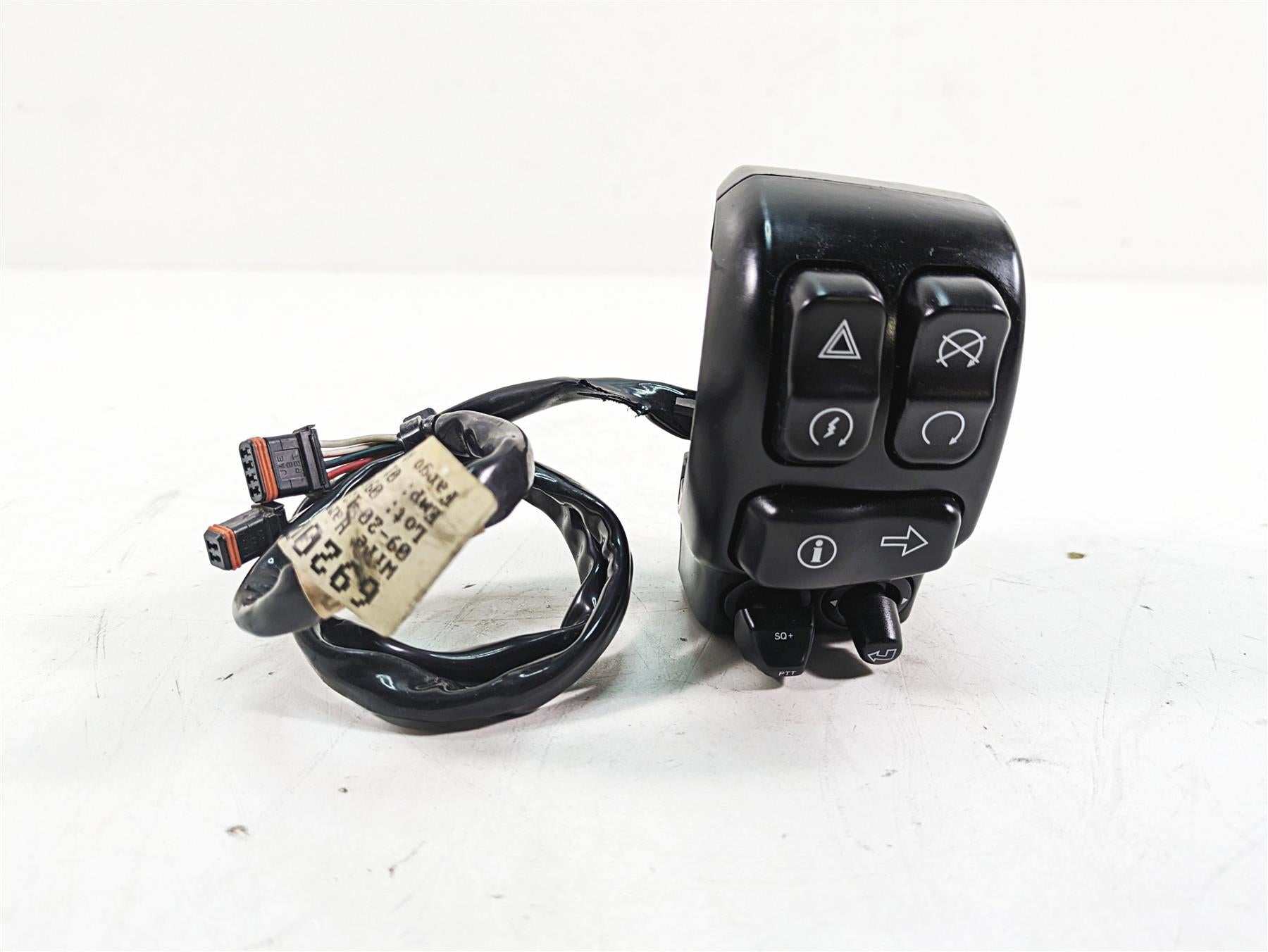 2014 Harley Touring FLHTK Electra Glide Right Hand Control Switch 71500130C {{ shop.shopifyCountryName }} - Mototech271