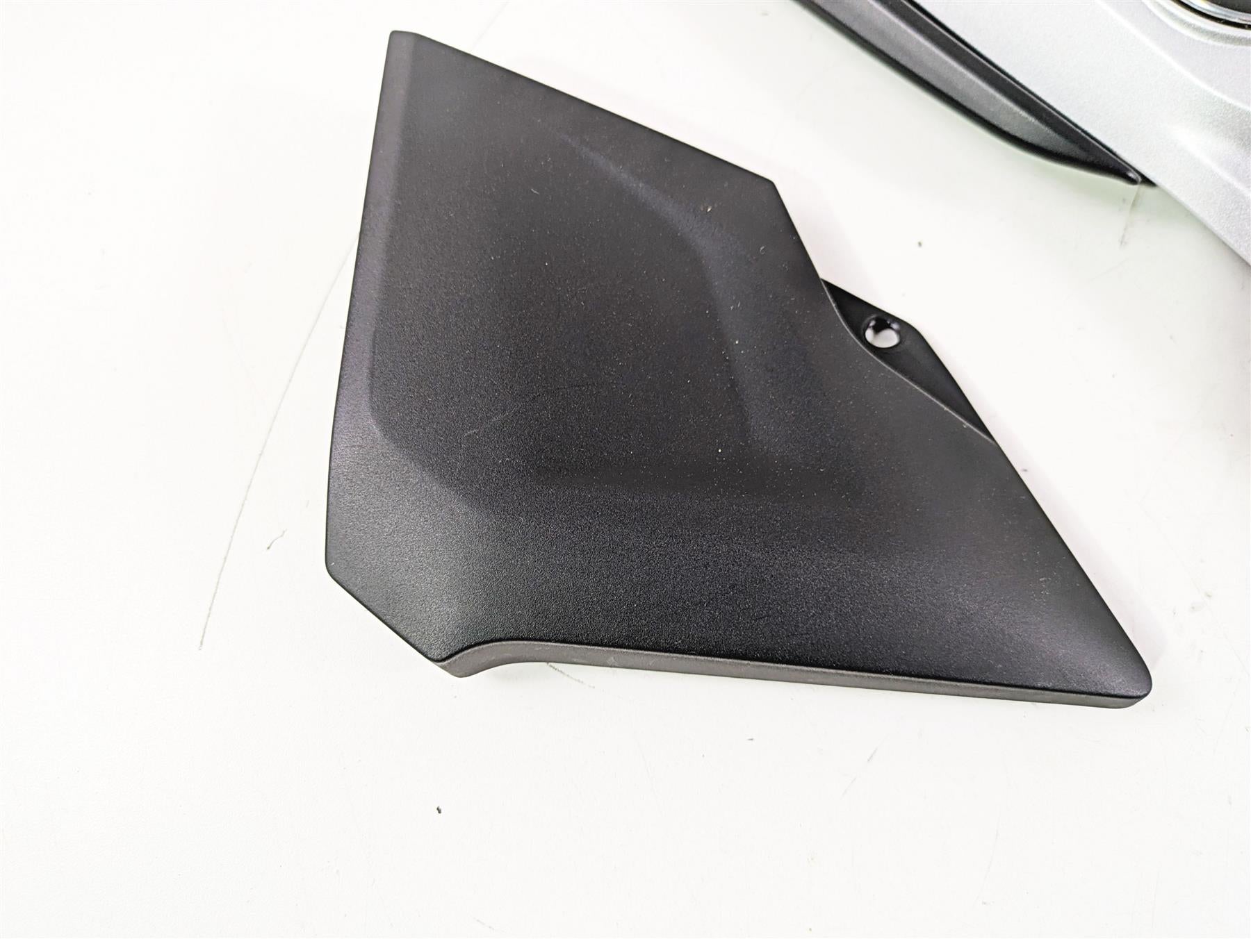 2019 BMW G310GS K02 Right Main Cover Fairing Emblem Set 46638560418 {{ shop.shopifyCountryName }} - Mototech271