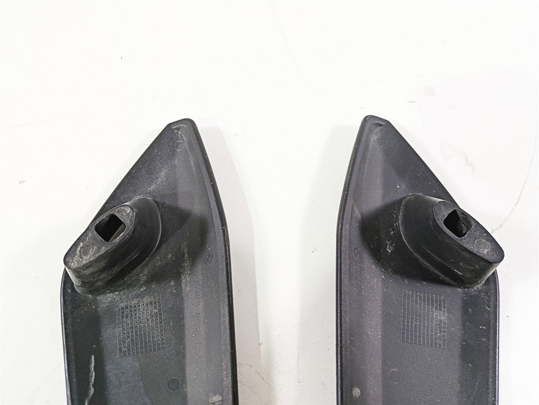 2012 BMW R1200R K27 Front Fender Wind Deflector Side Covers 46618520048 {{ shop.shopifyCountryName }} - Mototech271