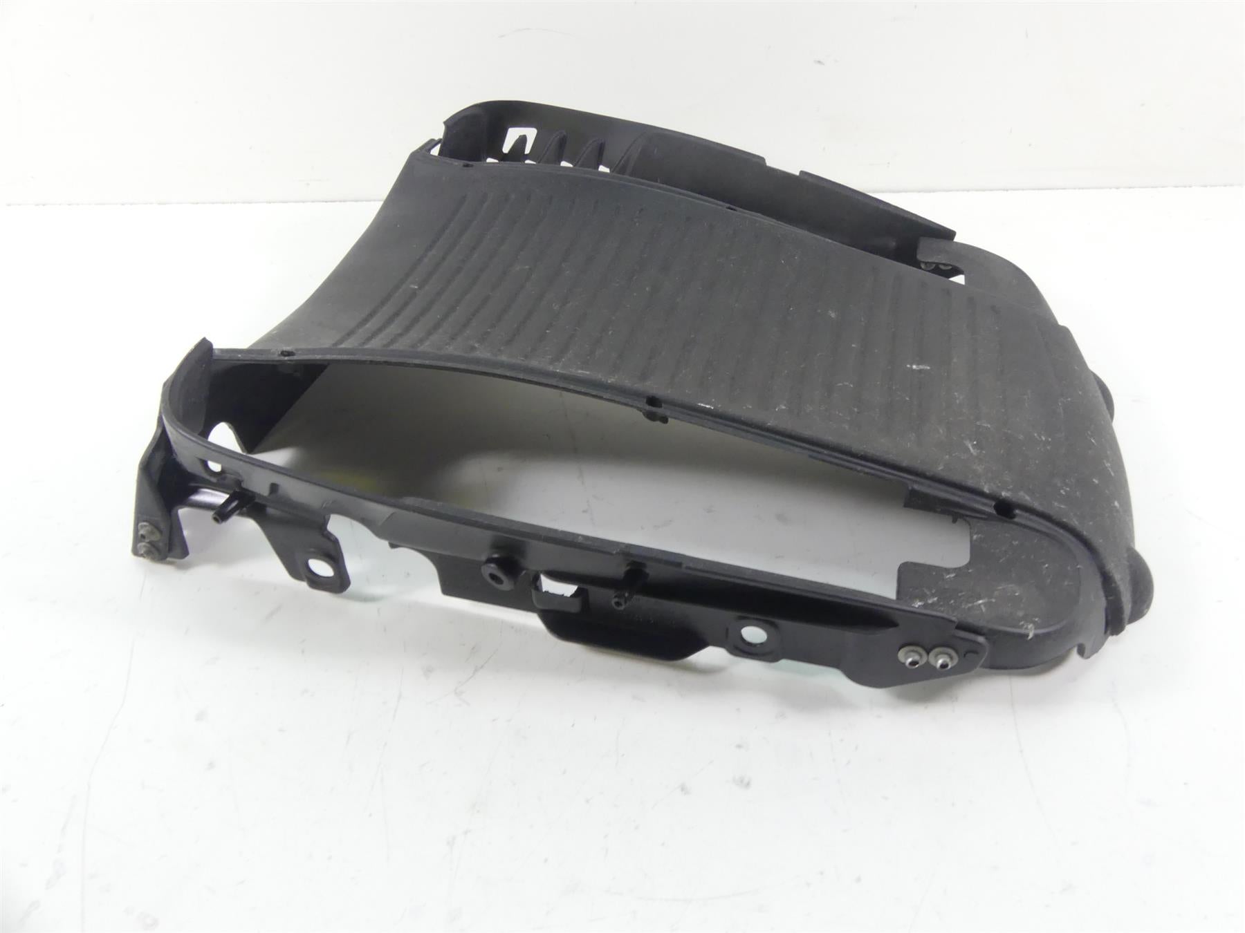 2006 Harley VRSCD Night V Rod Radiator Cooler Center Cover Fairing 26788-01A {{ shop.shopifyCountryName }} - Mototech271