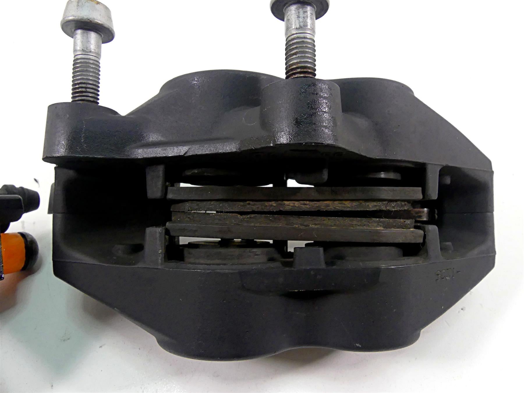 2009 BMW R1200GS K255 Adv Front Brembo Brake Caliper Set 34117711438 34117711439 {{ shop.shopifyCountryName }} - Mototech271
