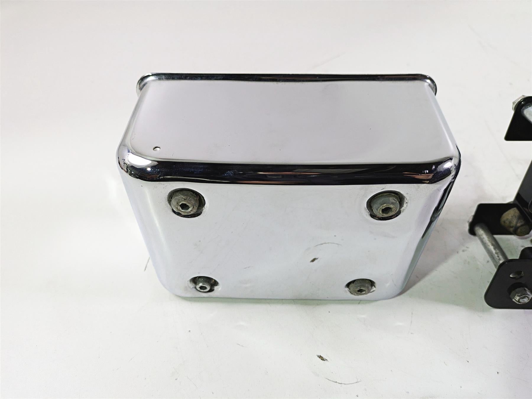 2002 Harley Dyna FXDL Low Rider Electrical Box Carrier & Chrome Cover 66333-99 {{ shop.shopifyCountryName }} - Mototech271