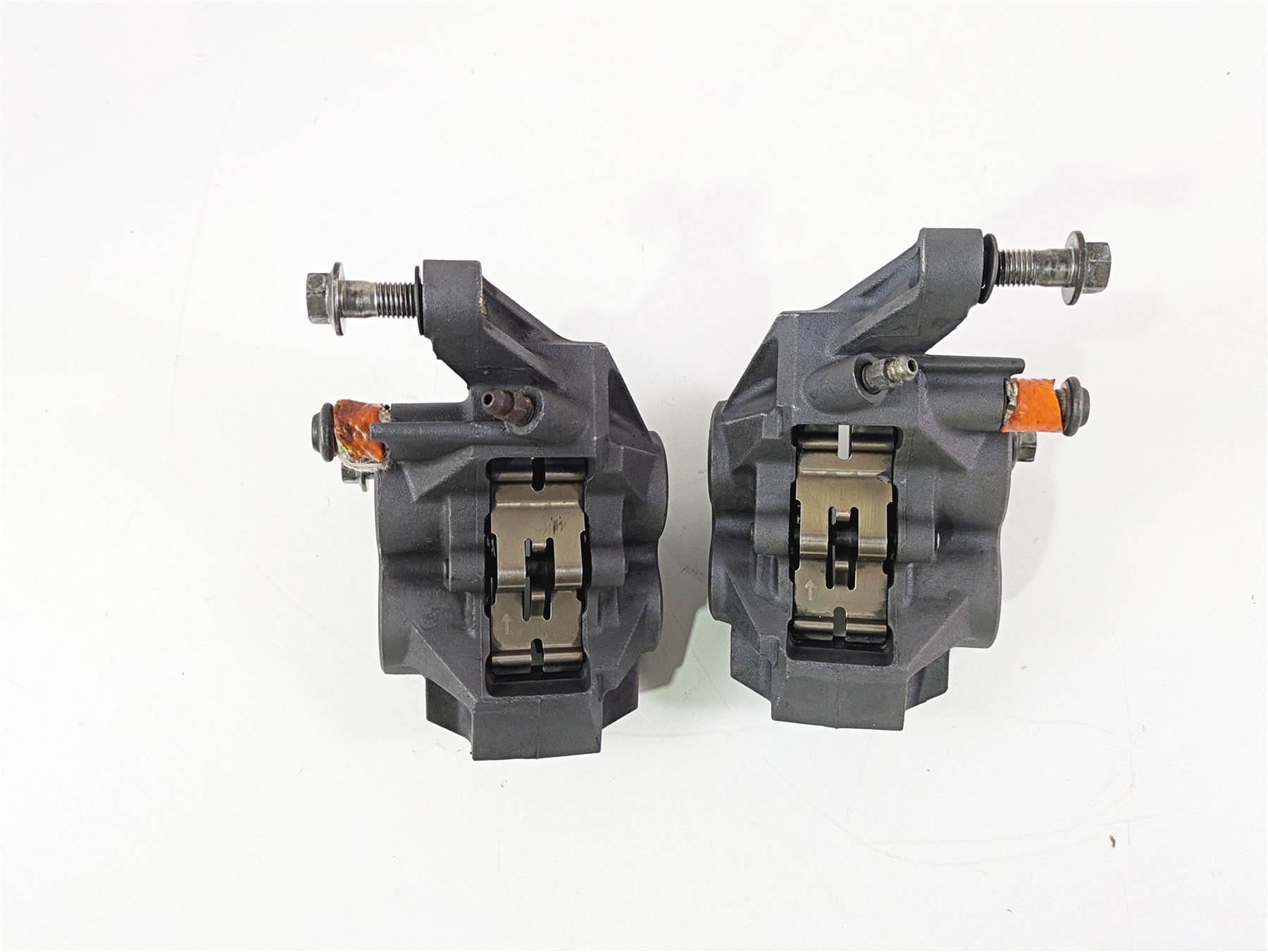 2002 Yamaha YZFR1 R1 Front Brake Caliper Set 5PW-2580U-00 5PW-2580U-00 {{ shop.shopifyCountryName }} - Mototech271