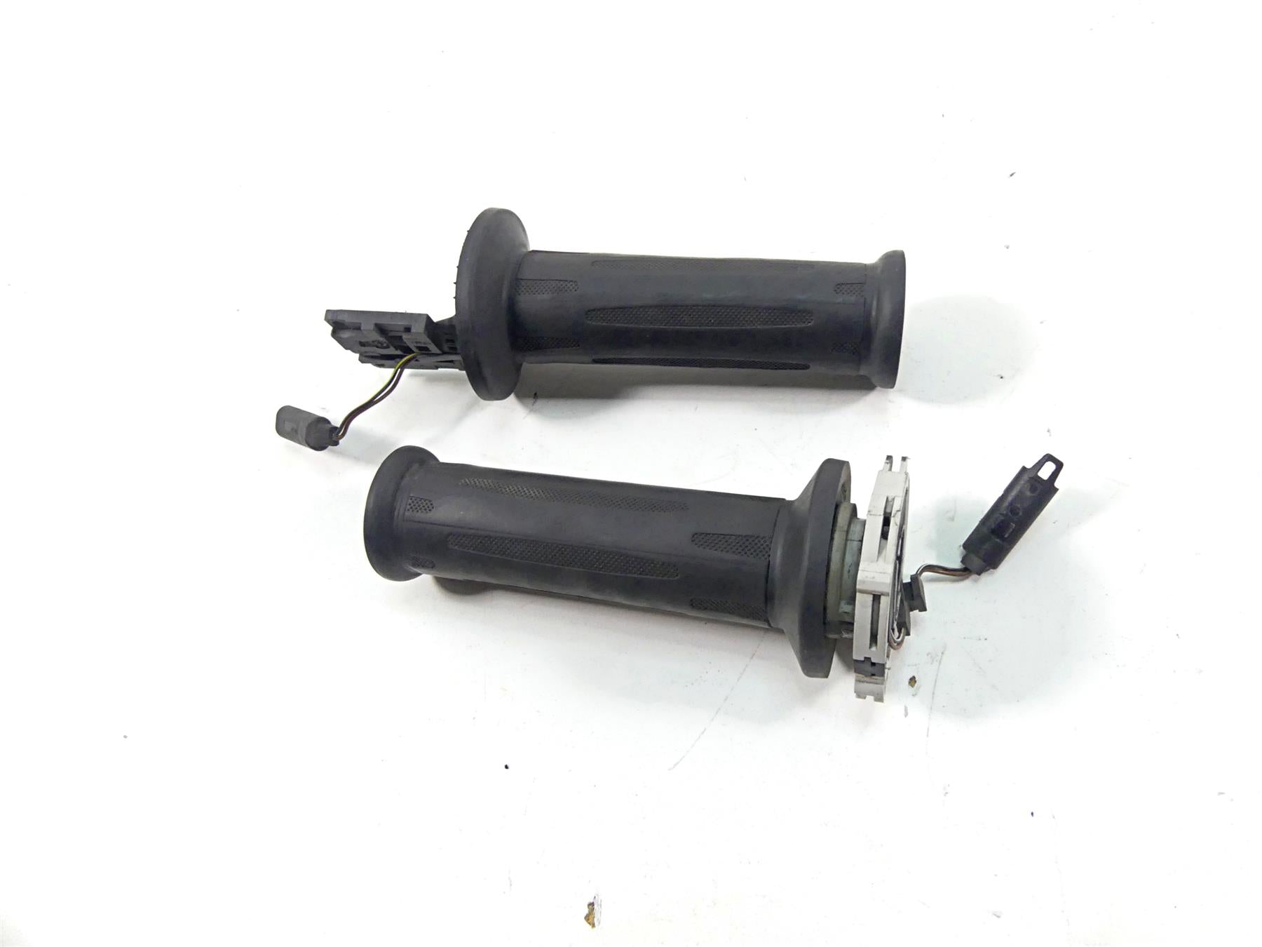 2009 BMW R1200GS K255 Adv Heated Left Right Hand Grips 61317727067 61317695470 {{ shop.shopifyCountryName }} - Mototech271