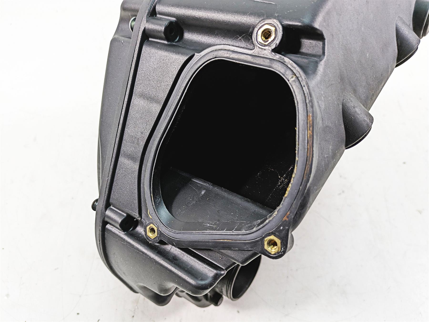 2013 MV Agusta F3 675 ERA Air Box Cleaner Breather & Fuel Injectors 8000B5482 {{ shop.shopifyCountryName }} - Mototech271